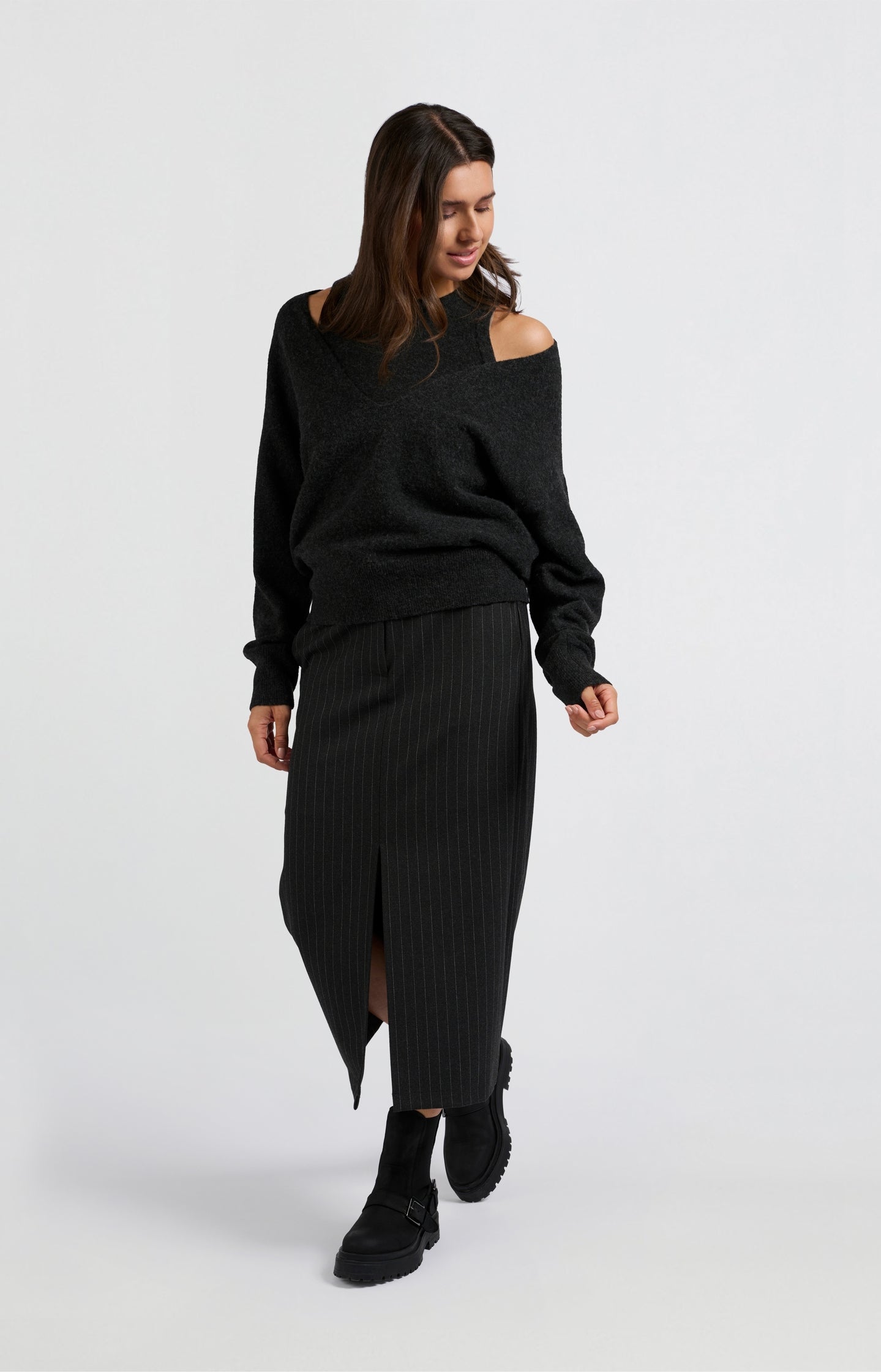 Midi skirt with pinstripes and front slit - Anthracite Dessin - Type: lookbook