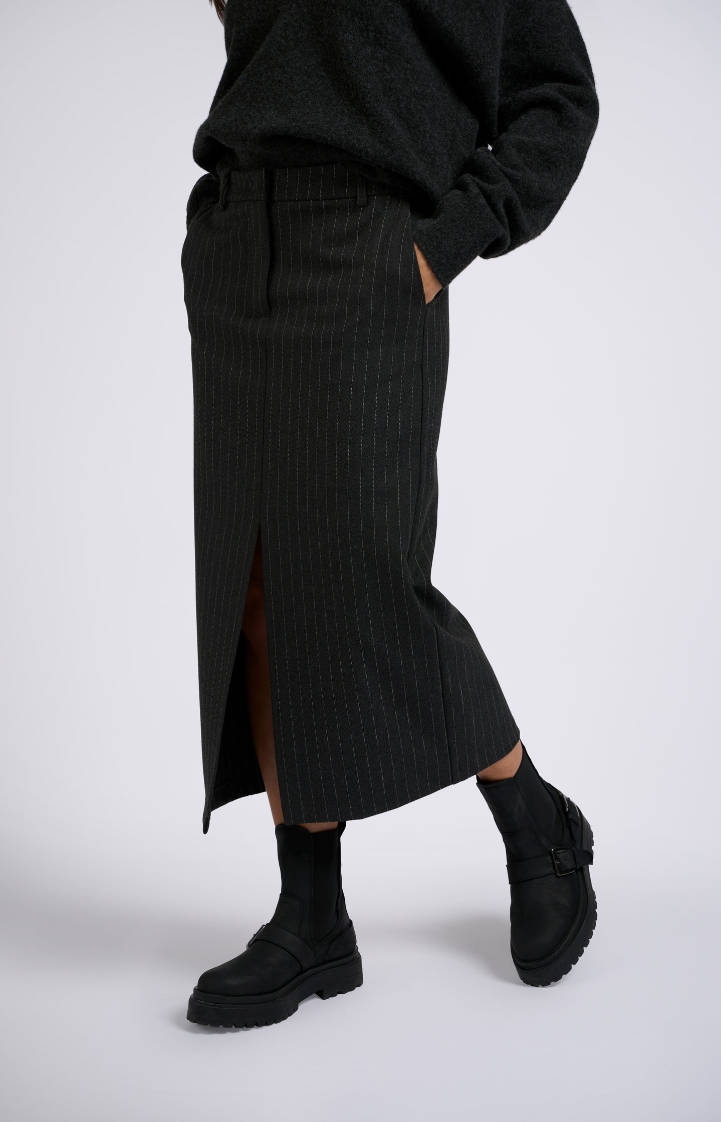 Midi skirt with pinstripes and front slit - Anthracite Dessin