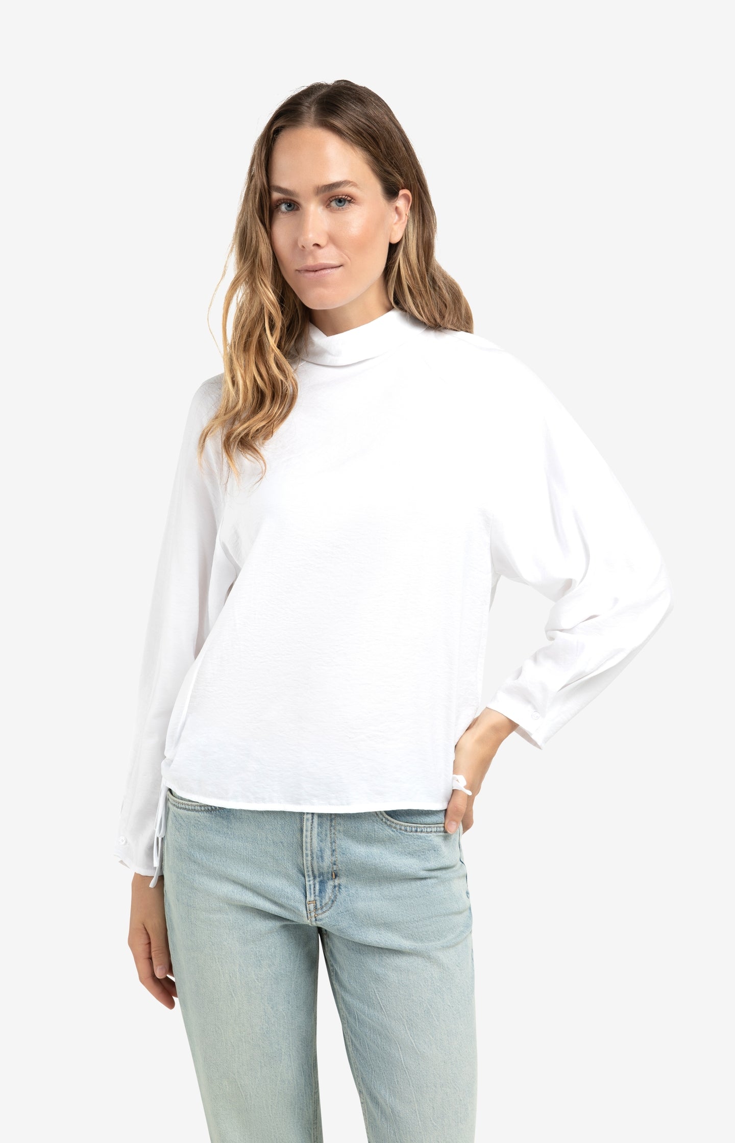 Mini cargo skirt with pocket and button details
