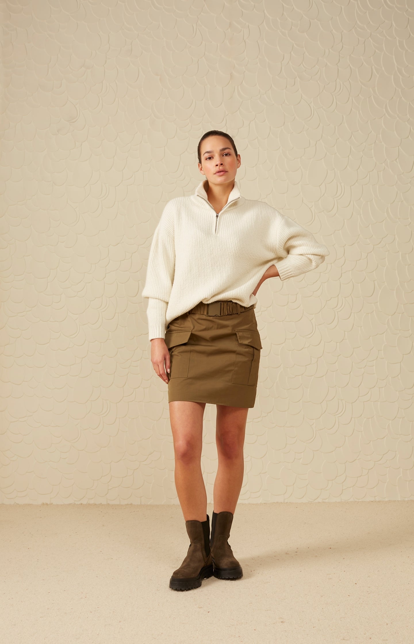 Mini skirt with cargo belt, cargo pockets and a zip - Type: lookbook