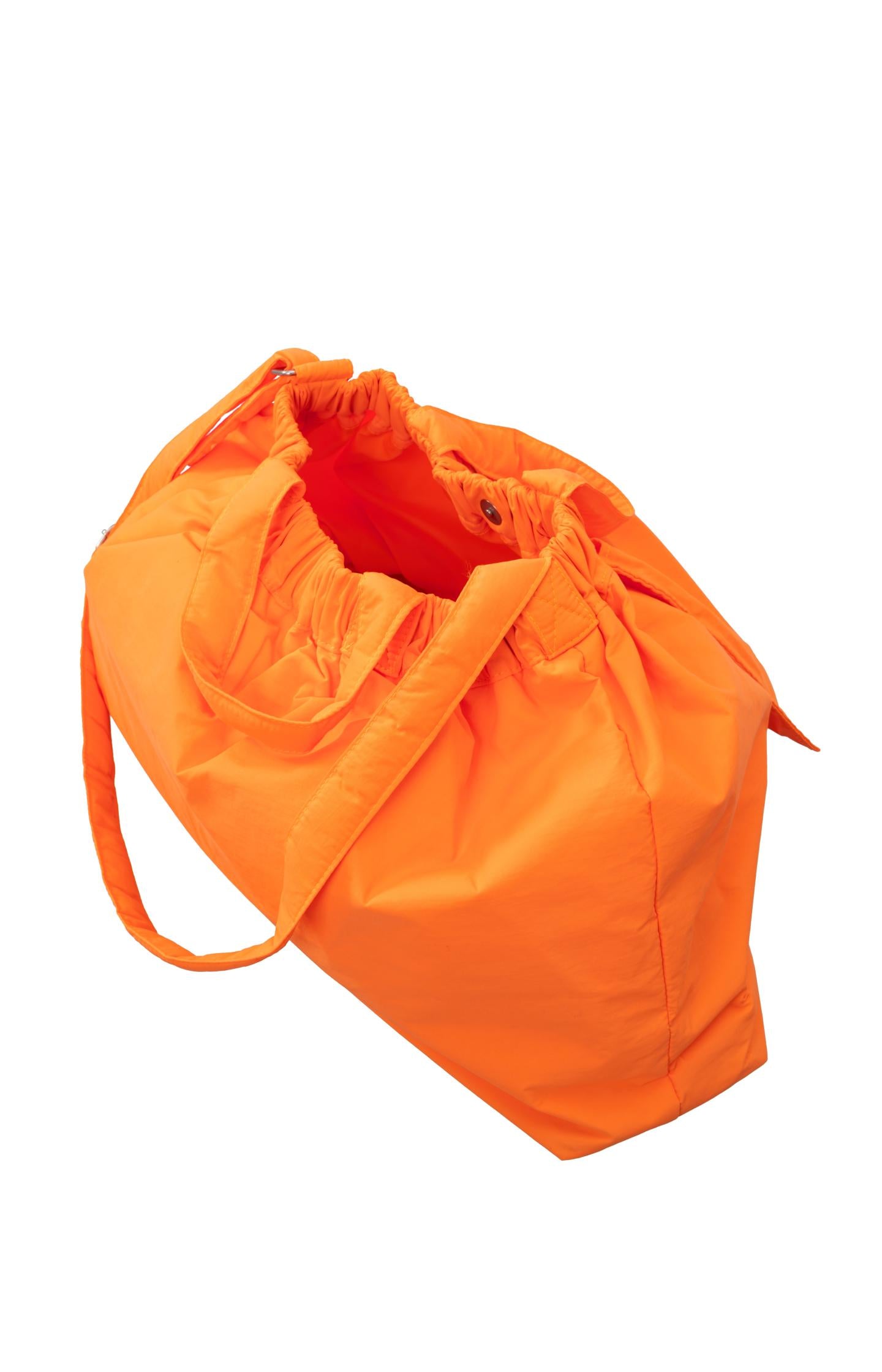 Nylon bag with handle and pockets