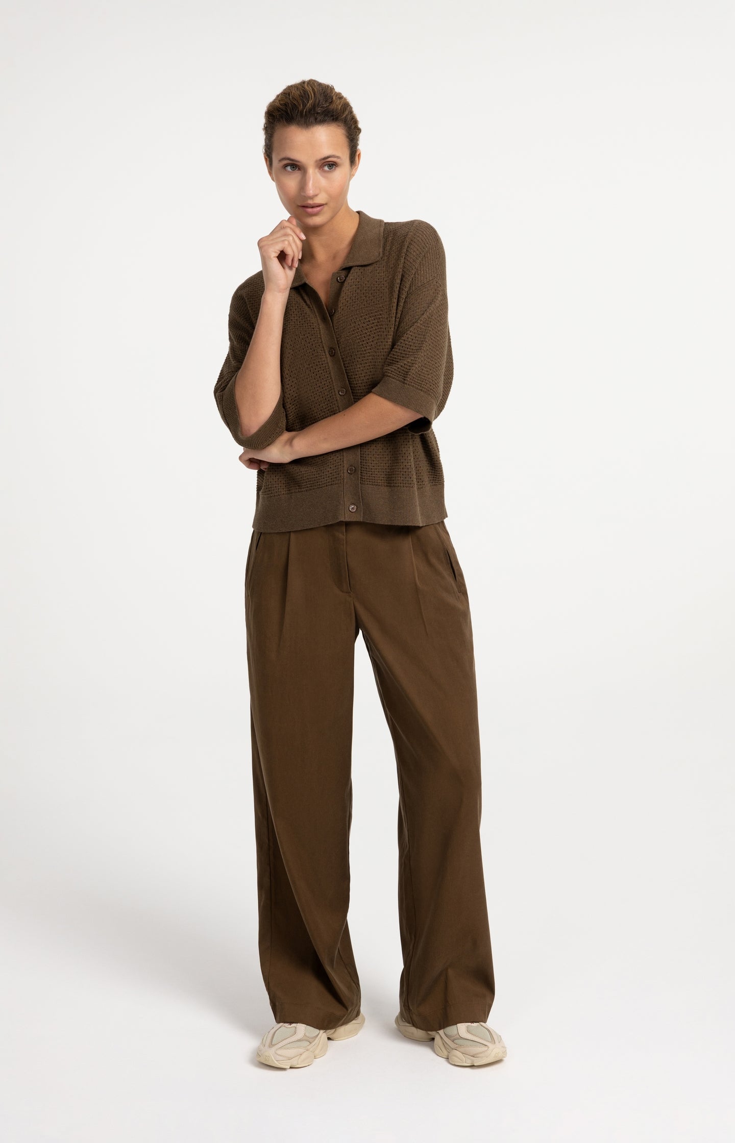 Open knit cardigan with collar and short sleeves