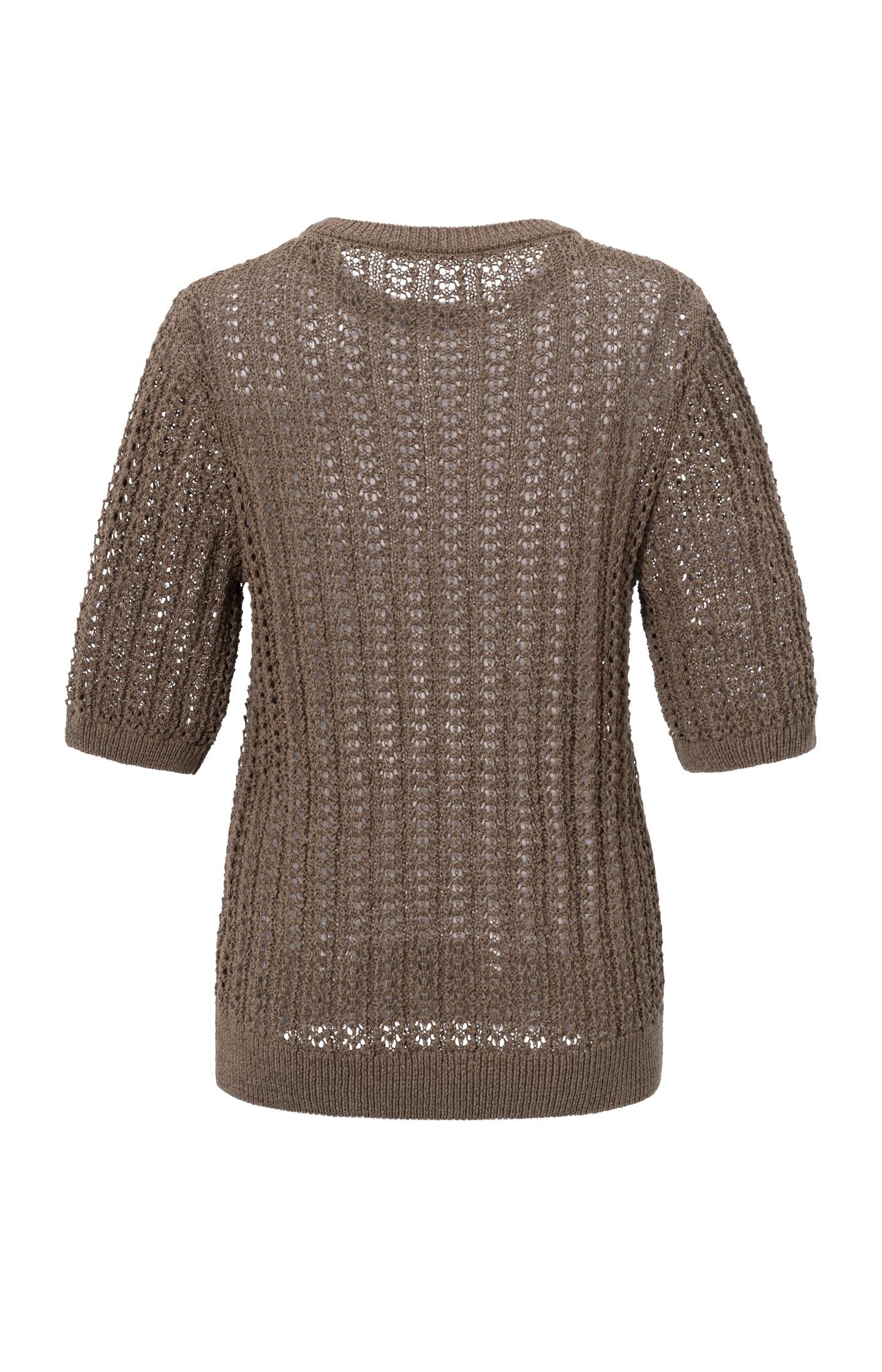 Open-knit sweater with half-length sleeves