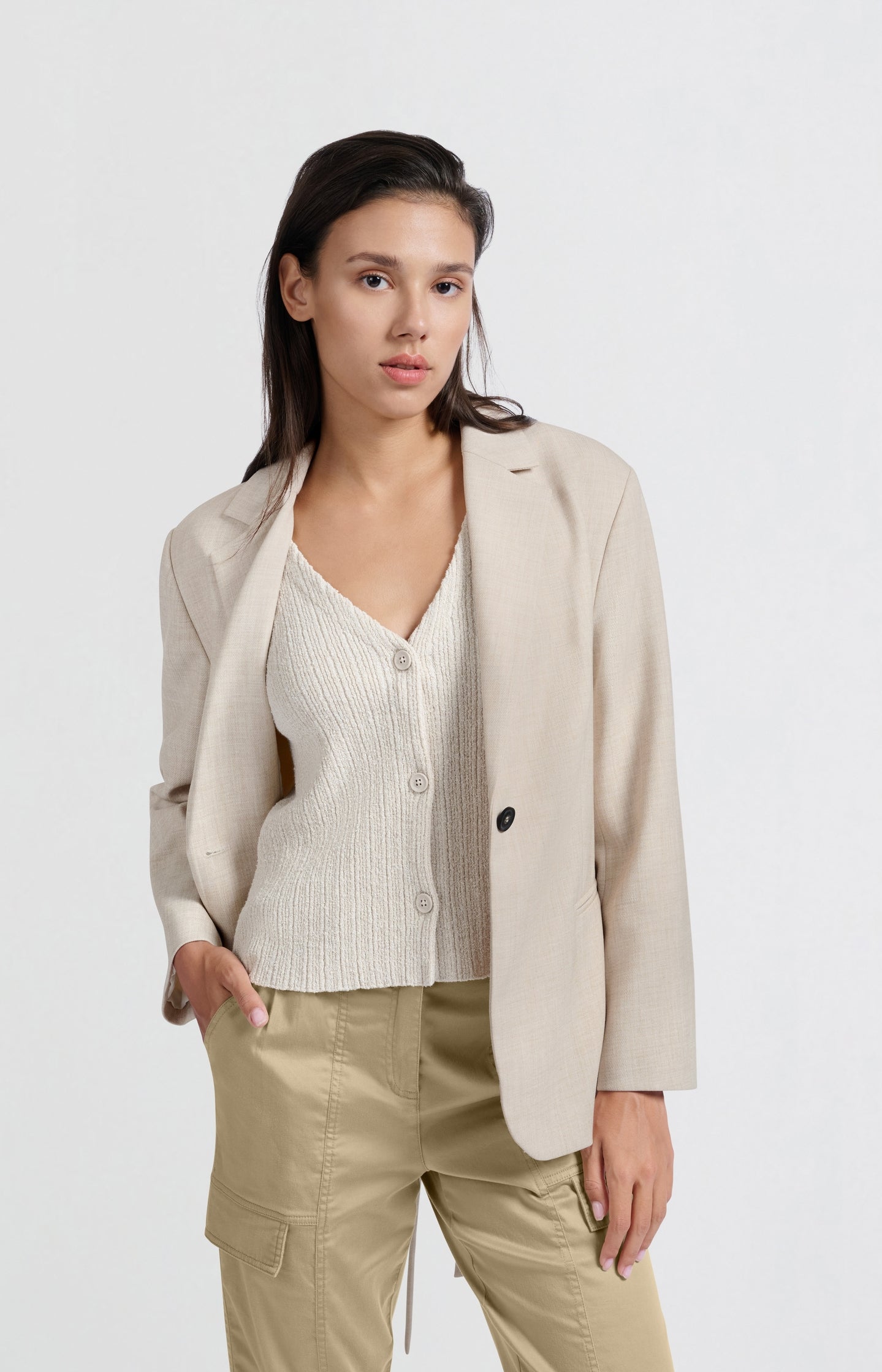 Oversized blazer with belt and classic lapels