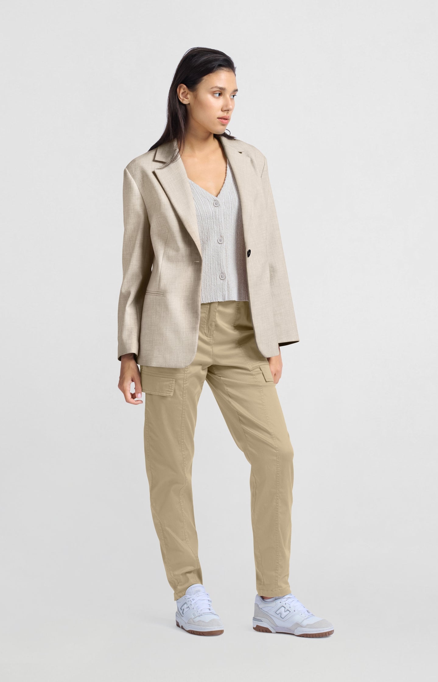 Oversized blazer with belt and classic lapels