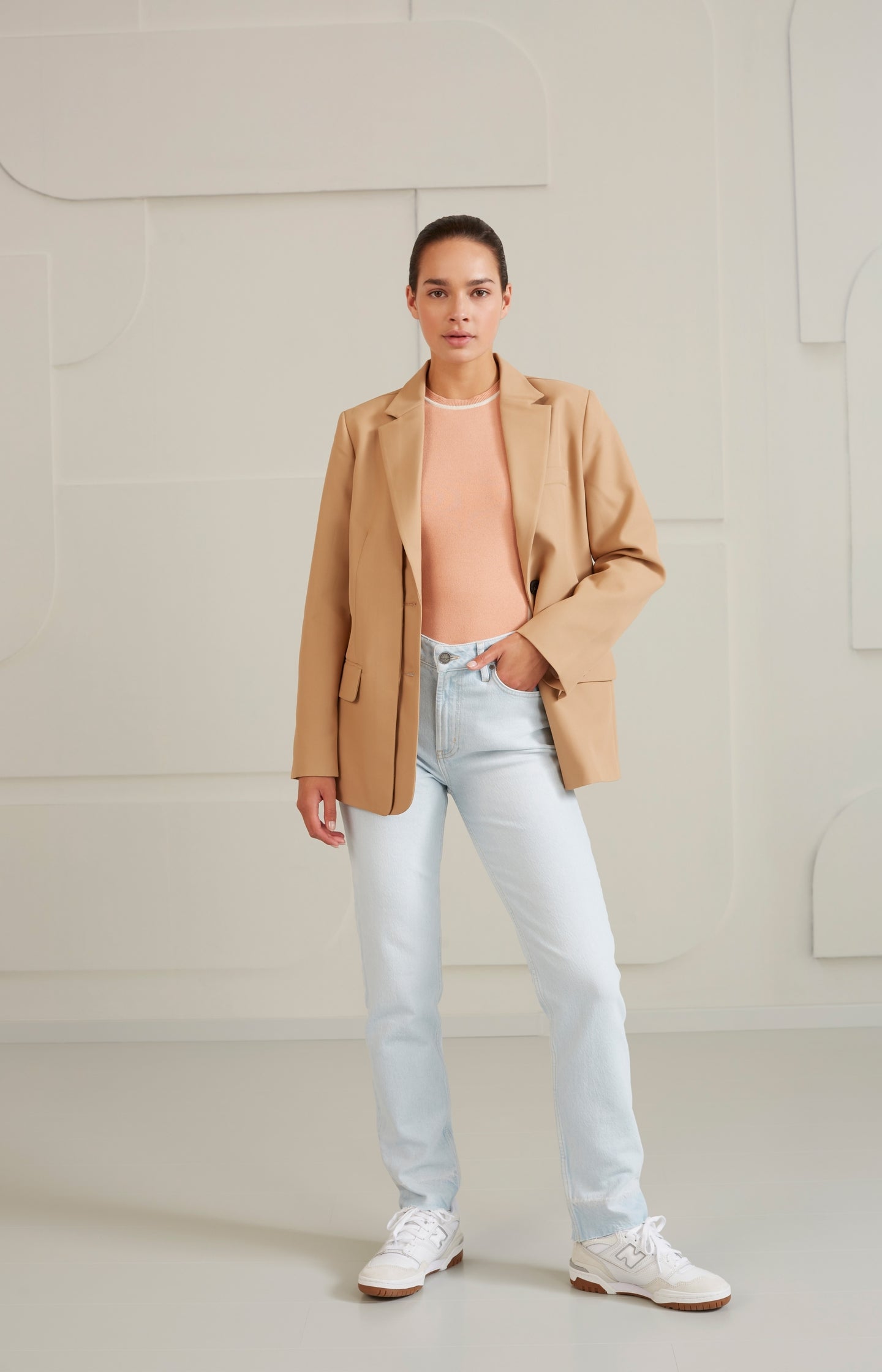 Oversized blazer with long sleeves, pockets and buttons - Tannin Brown - Type: lookbook