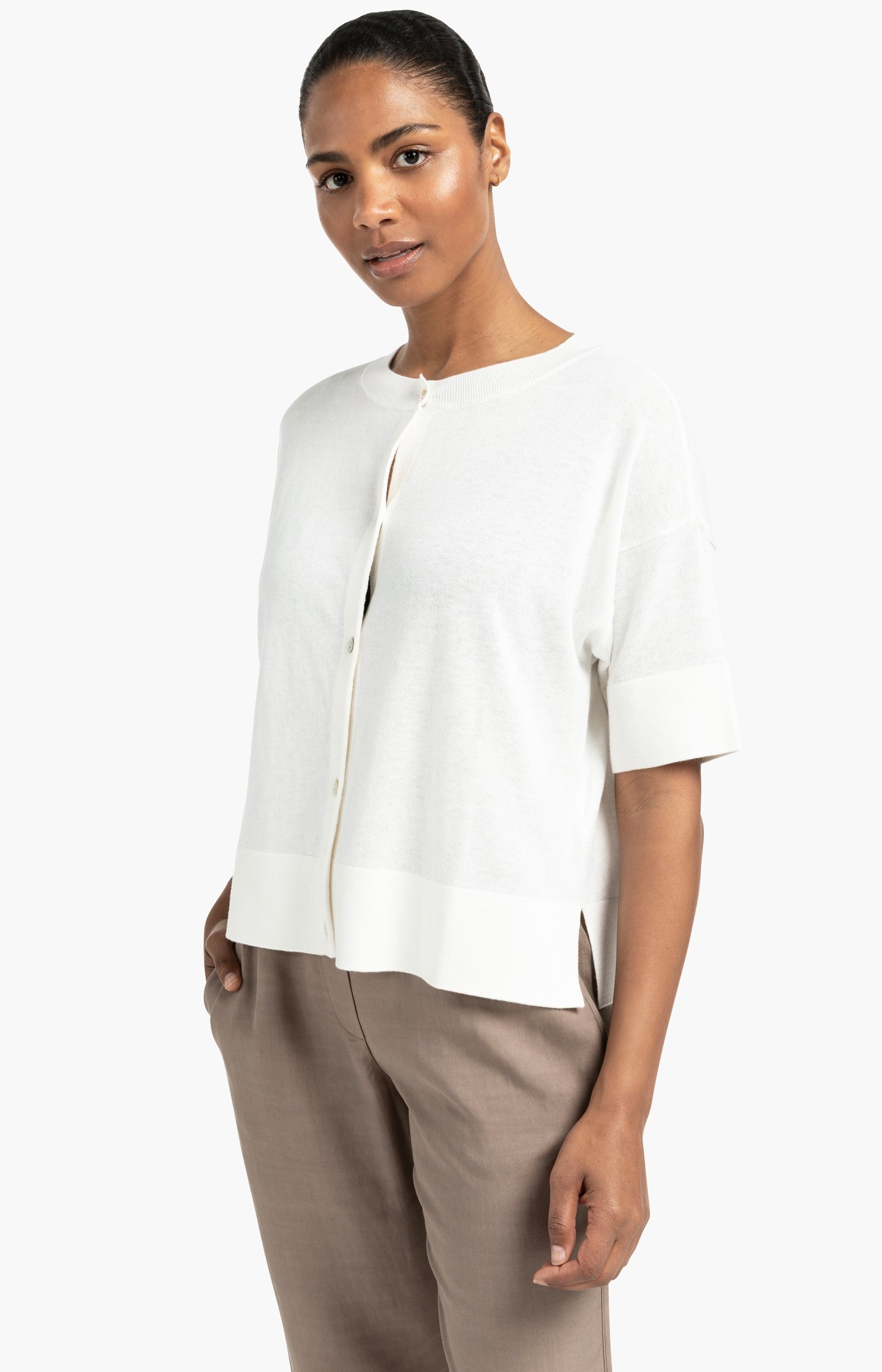 Oversized fine knit cardigan with short sleeves
