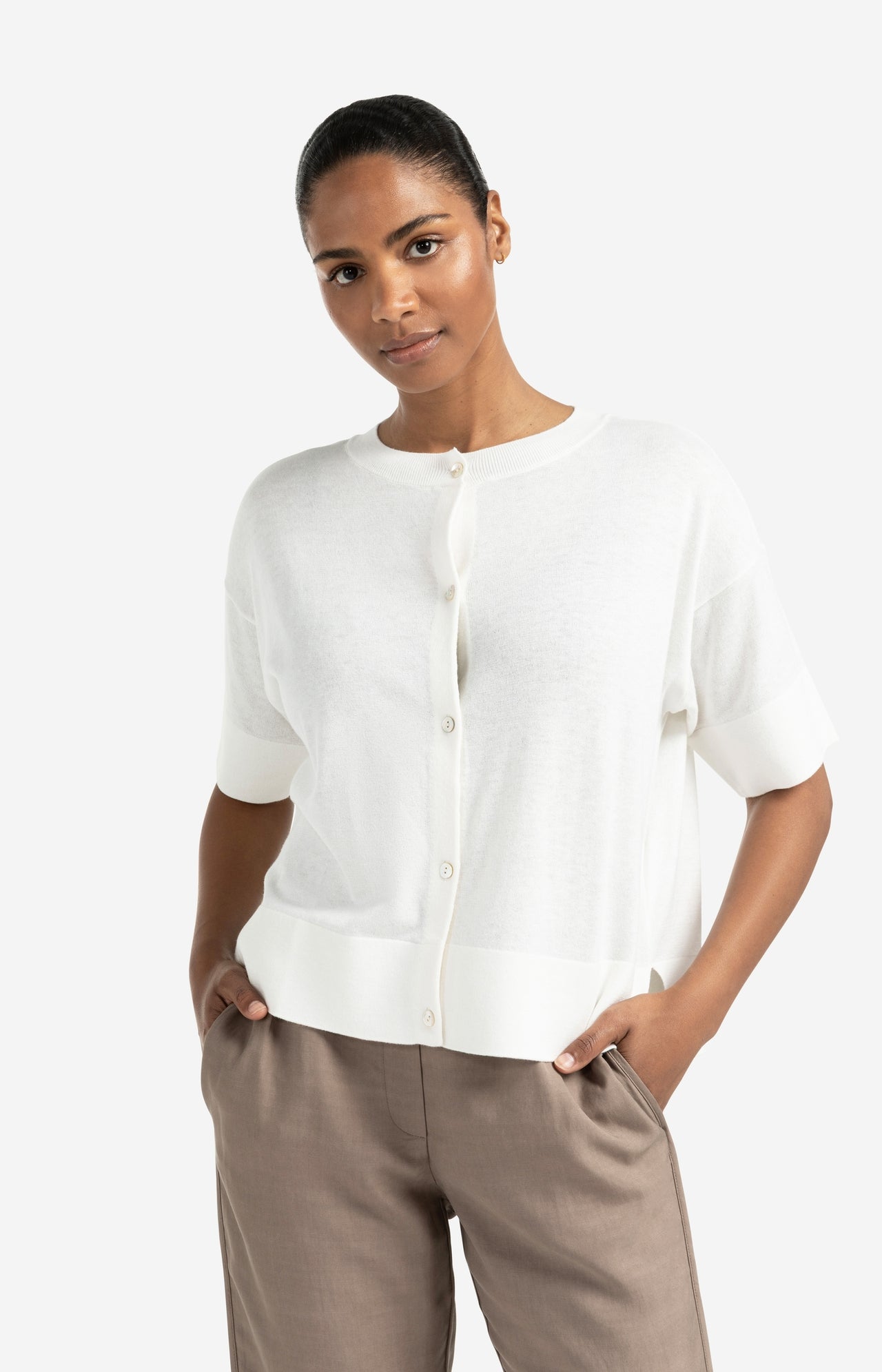 Oversized fine knit cardigan with short sleeves