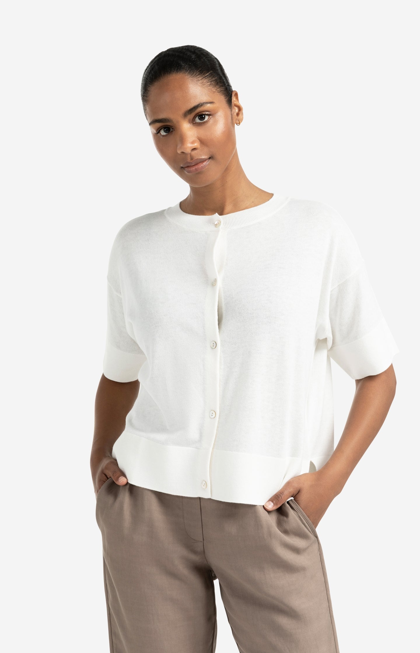 Oversized fine knit cardigan with short sleeves