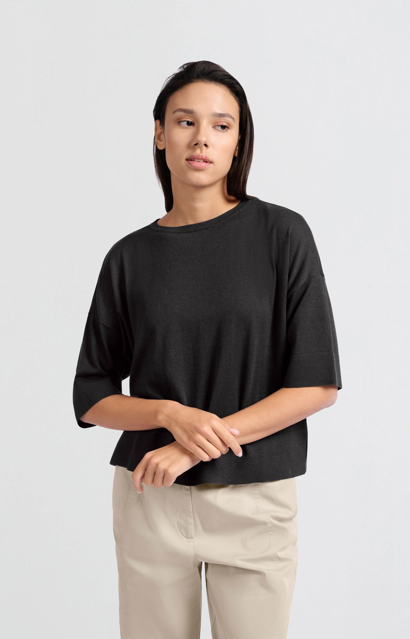 Oversized fine knitted T-shirt with mid-length sleeves