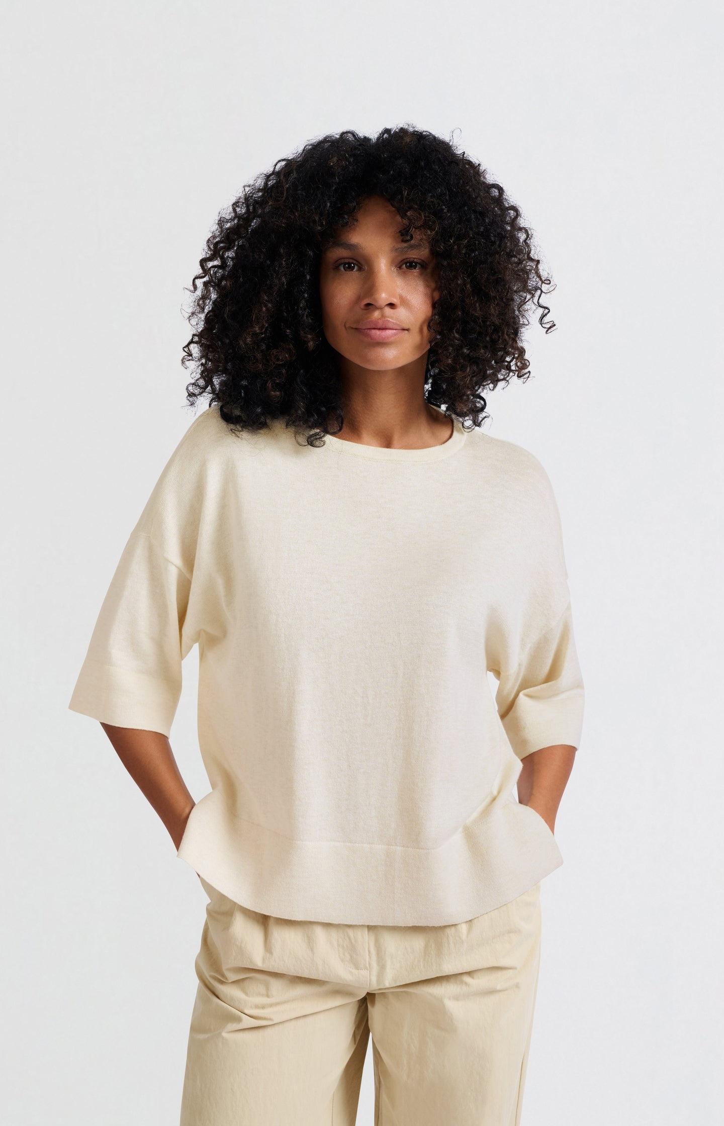 Oversized fine knitted T-shirt with mid-length sleeves