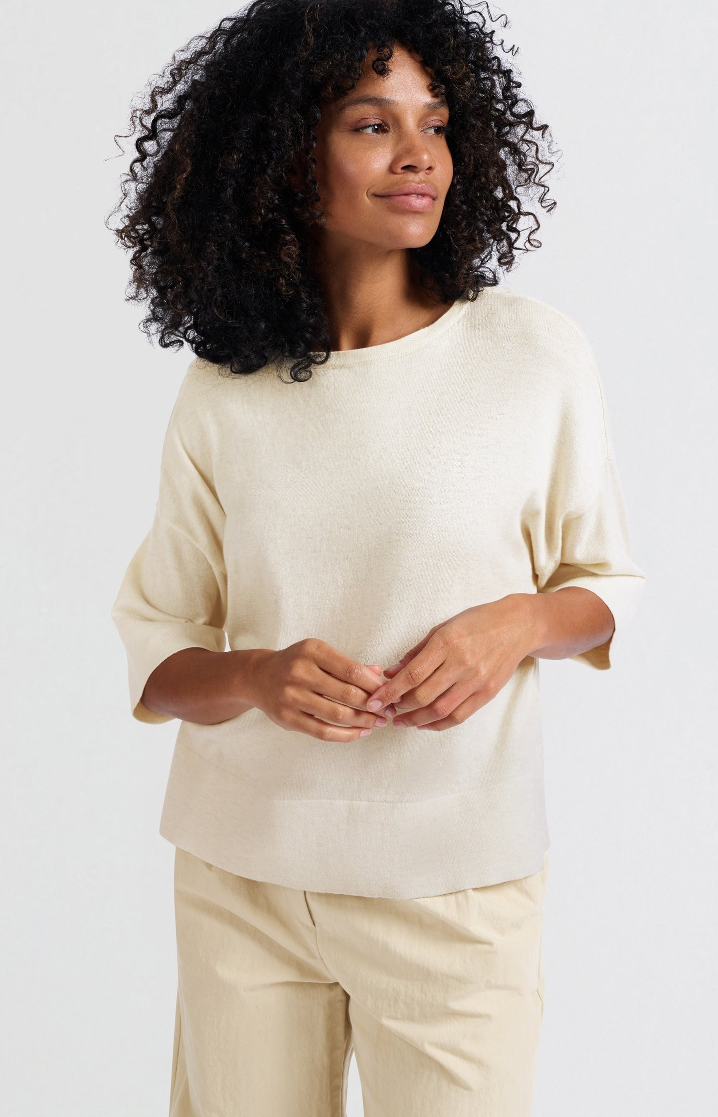 Oversized fine knitted T-shirt with mid-length sleeves