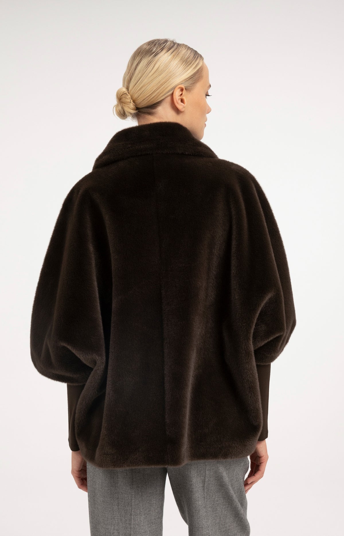 Oversize-Wendejacke aus Fellimitat - Delicioso Brown