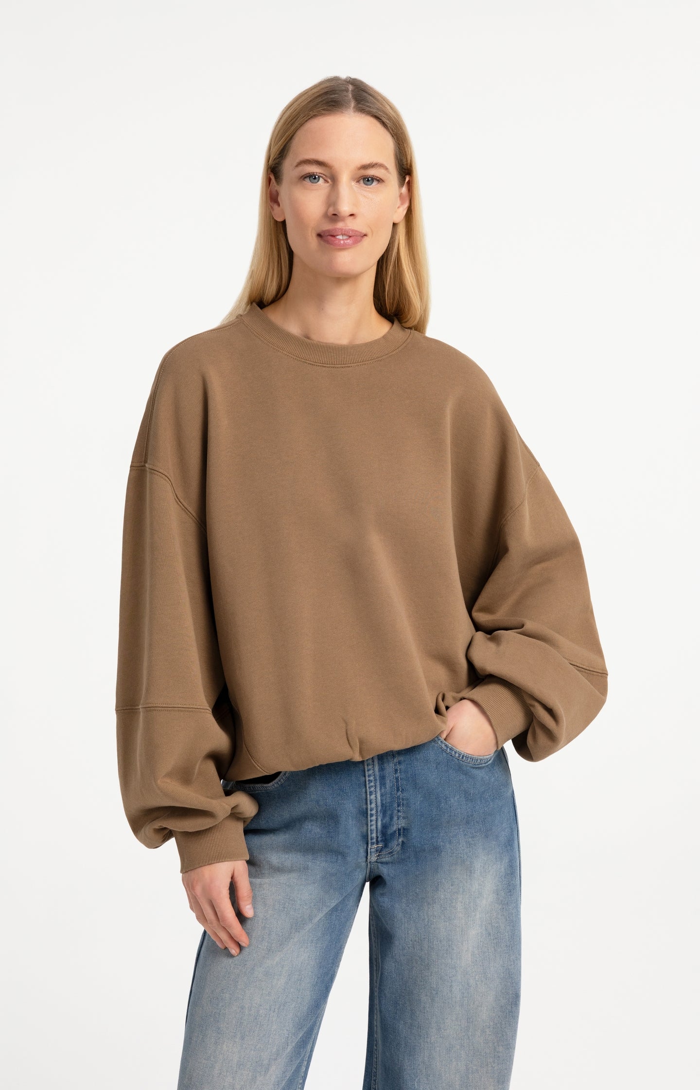 Oversized sweater with balloon sleeves and washed finish