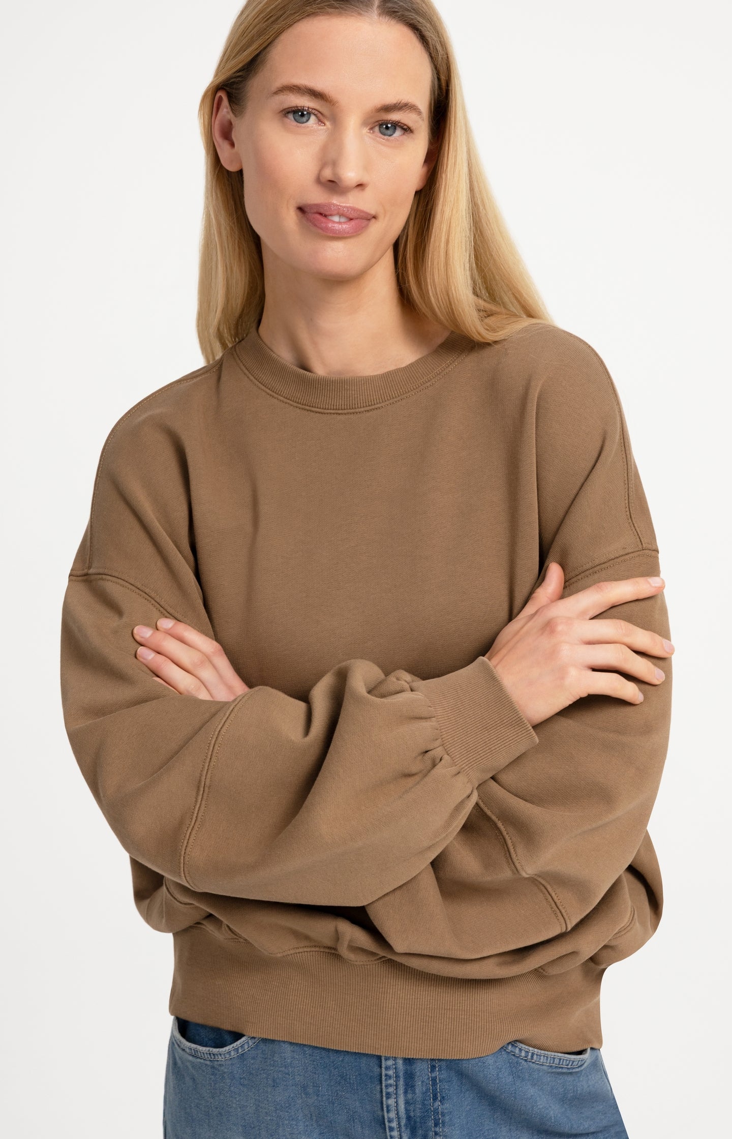 Oversized sweater with balloon sleeves and washed finish