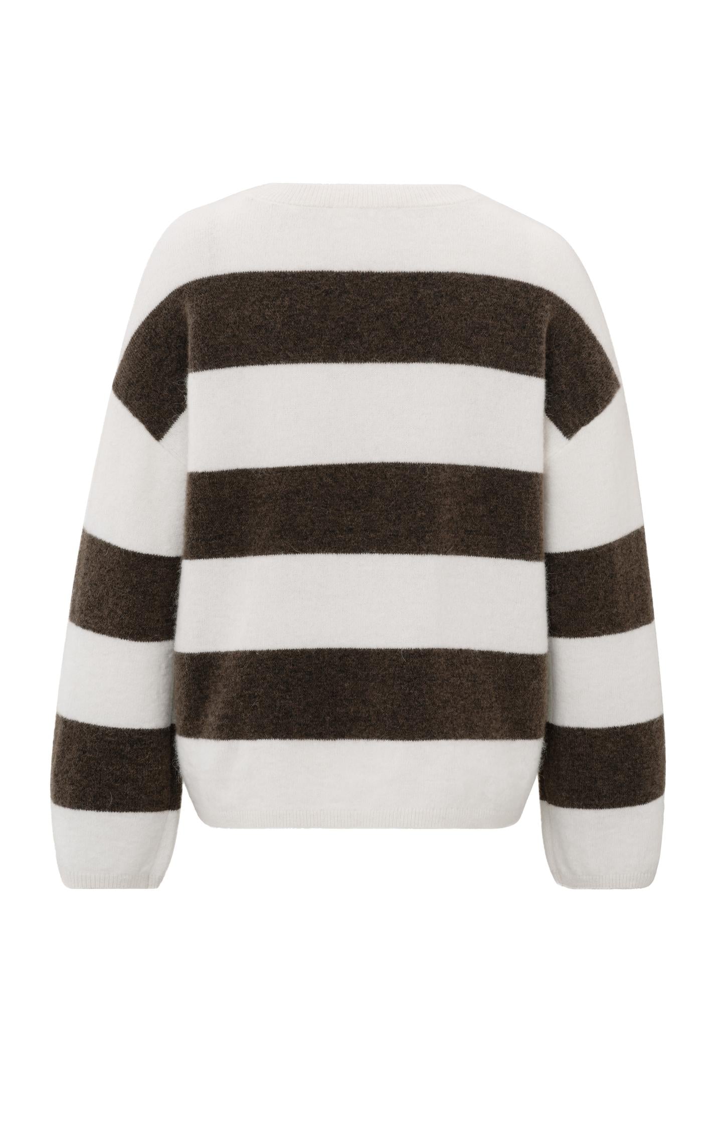 Oversized sweater with wide stripes and long sleeves