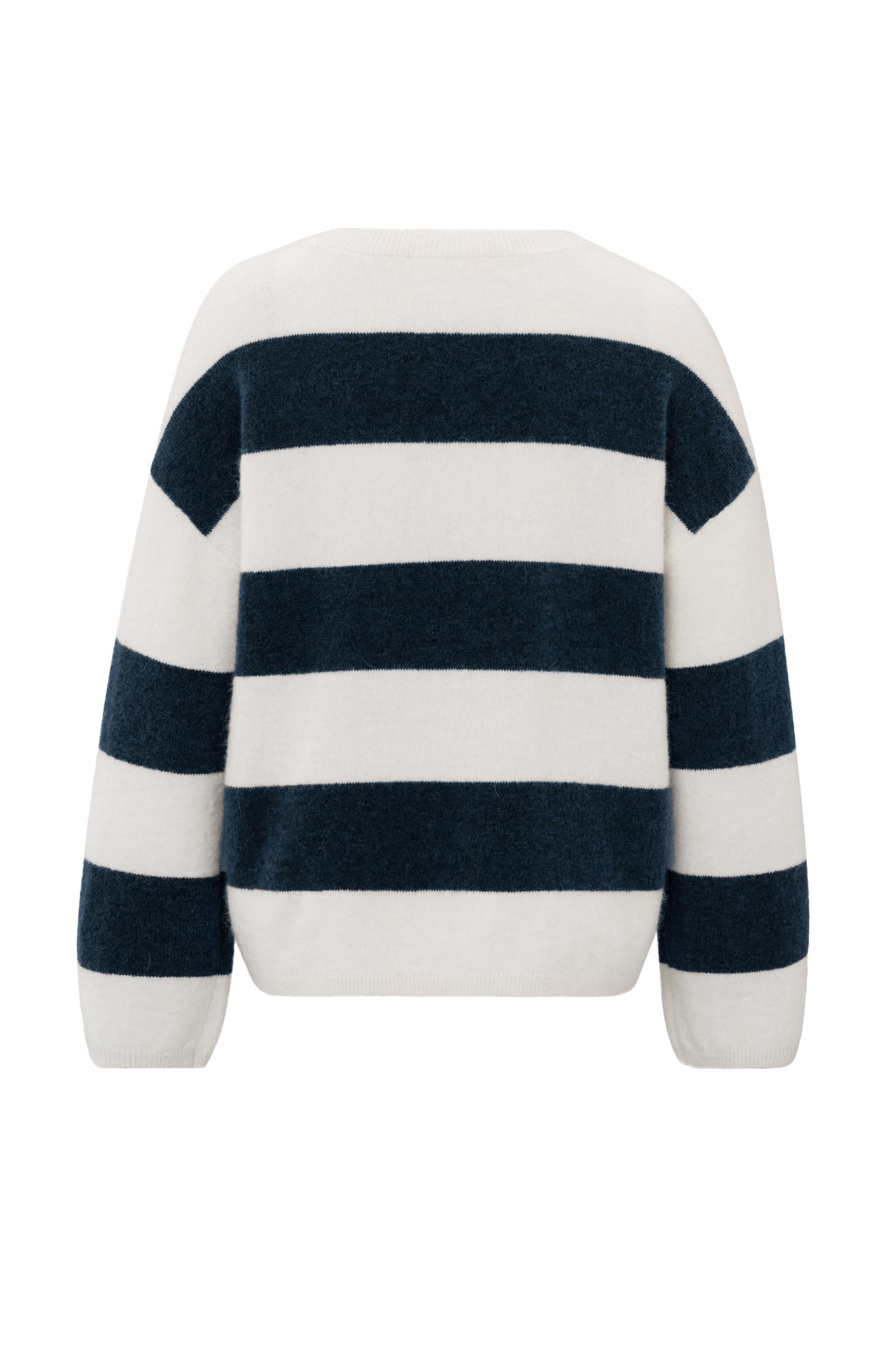 Oversized sweater with wide stripes and long sleeves