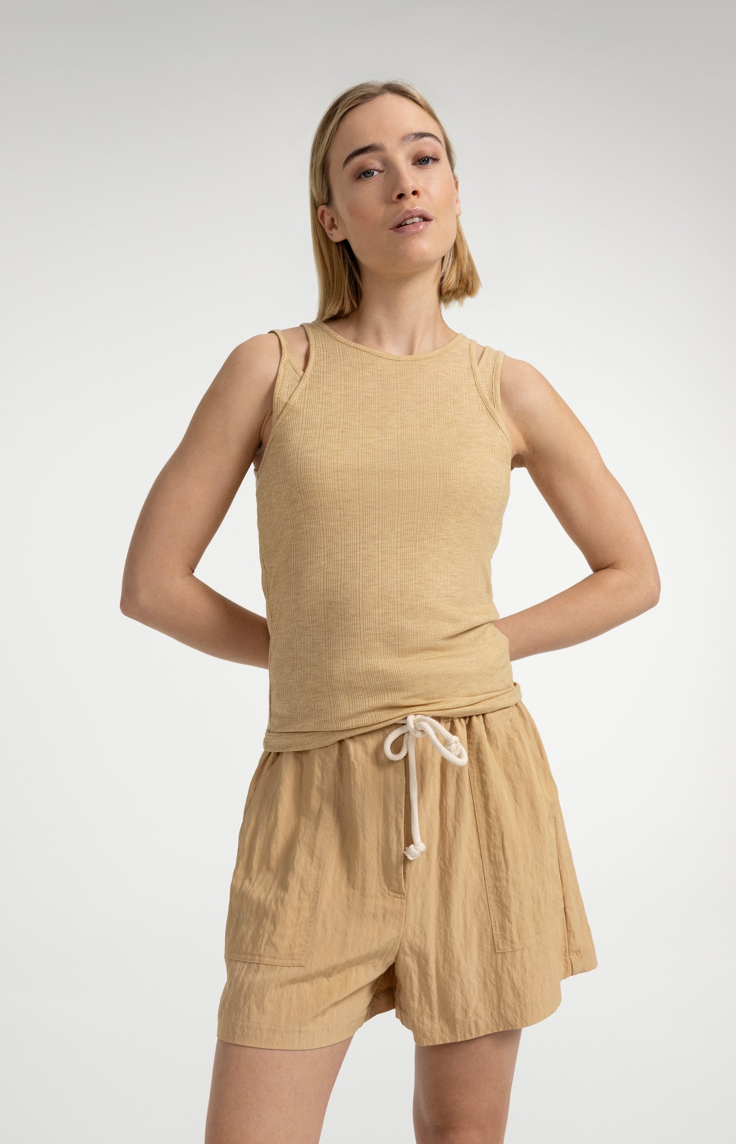 Paperbag bermuda with cargo pockets