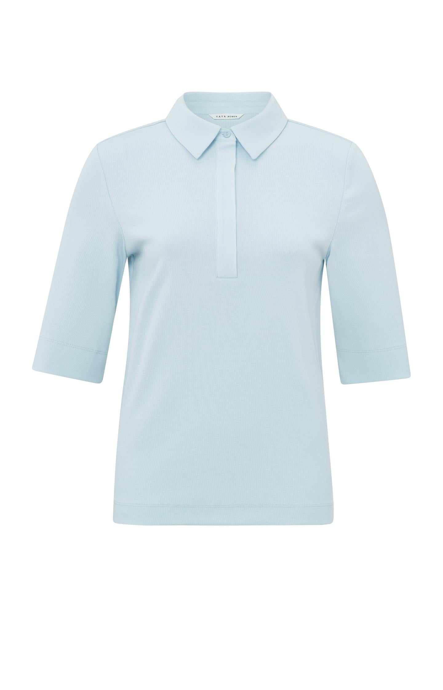 Polo top with buttons and half long sleeves in regular fit - Type: product