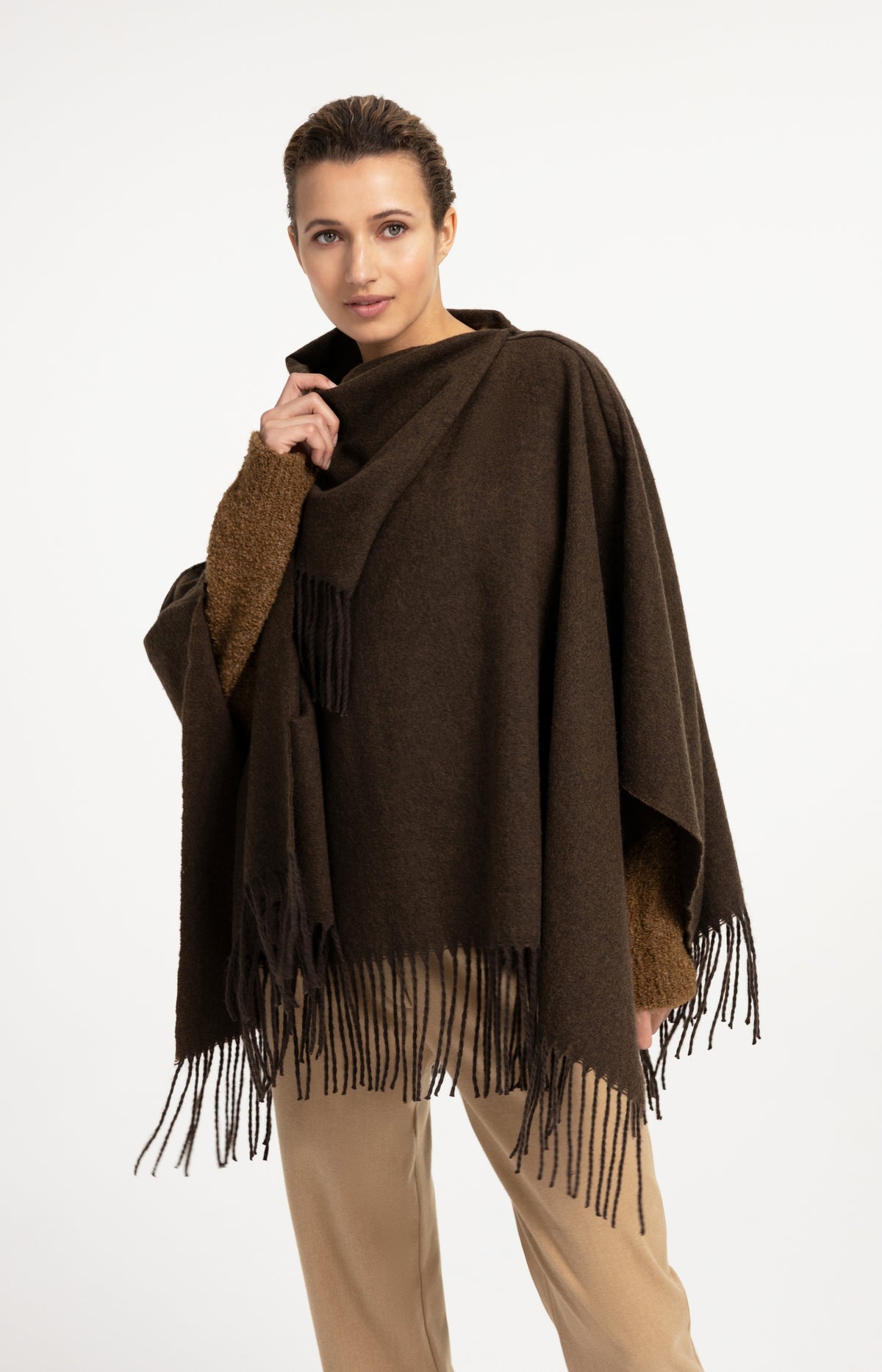 Poncho with high neck and twisted fringes - Type: lookbook