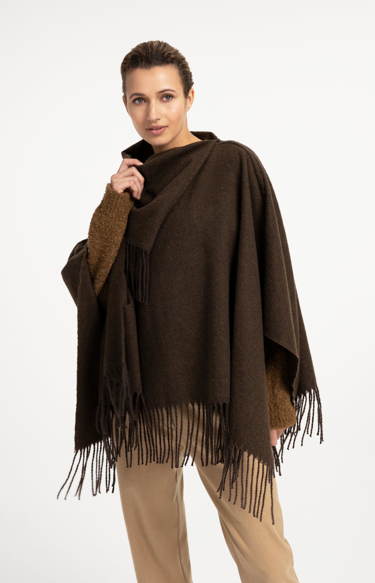 Poncho with high neck and twisted fringes - Type: lookbook