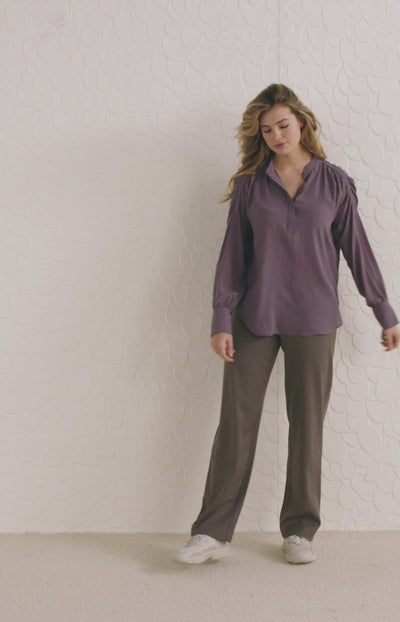 High waist pantalon with wide leg, zip and side pockets