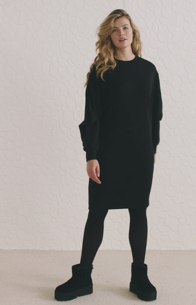 Sweat dress with a round neck and long detailed sleeves