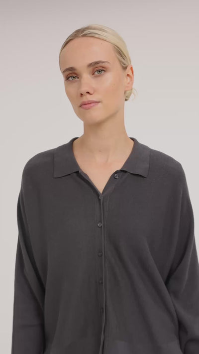 Cardigan with collar and button closure - Type: video