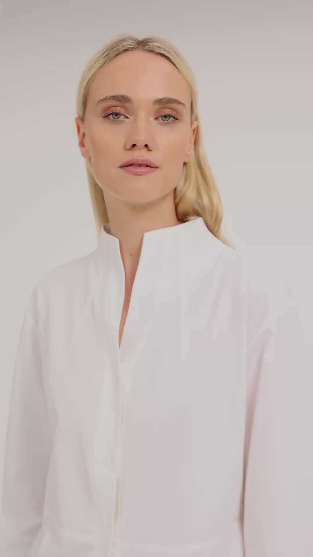 A-line blouse with stand collar - Pure White