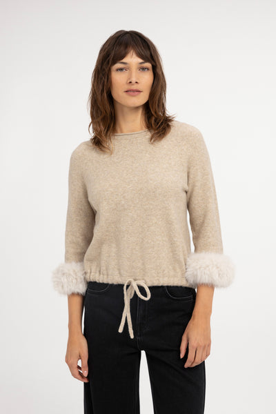 Sweater with detachable faux fur cuffs - Type: video