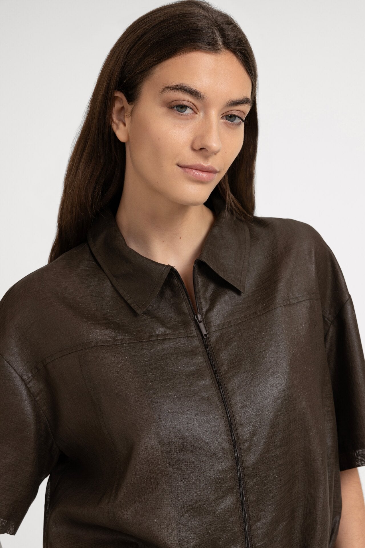 Blouse jacket with coated finish - Type: video
