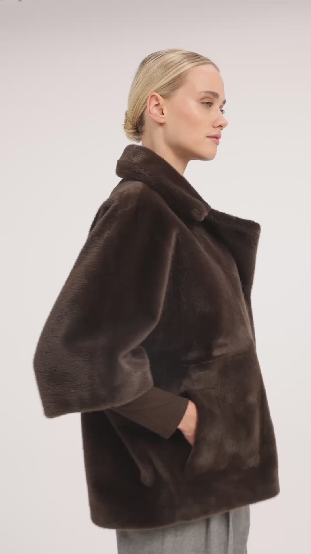 Oversized reversible faux fur jacket - Delicioso Brown