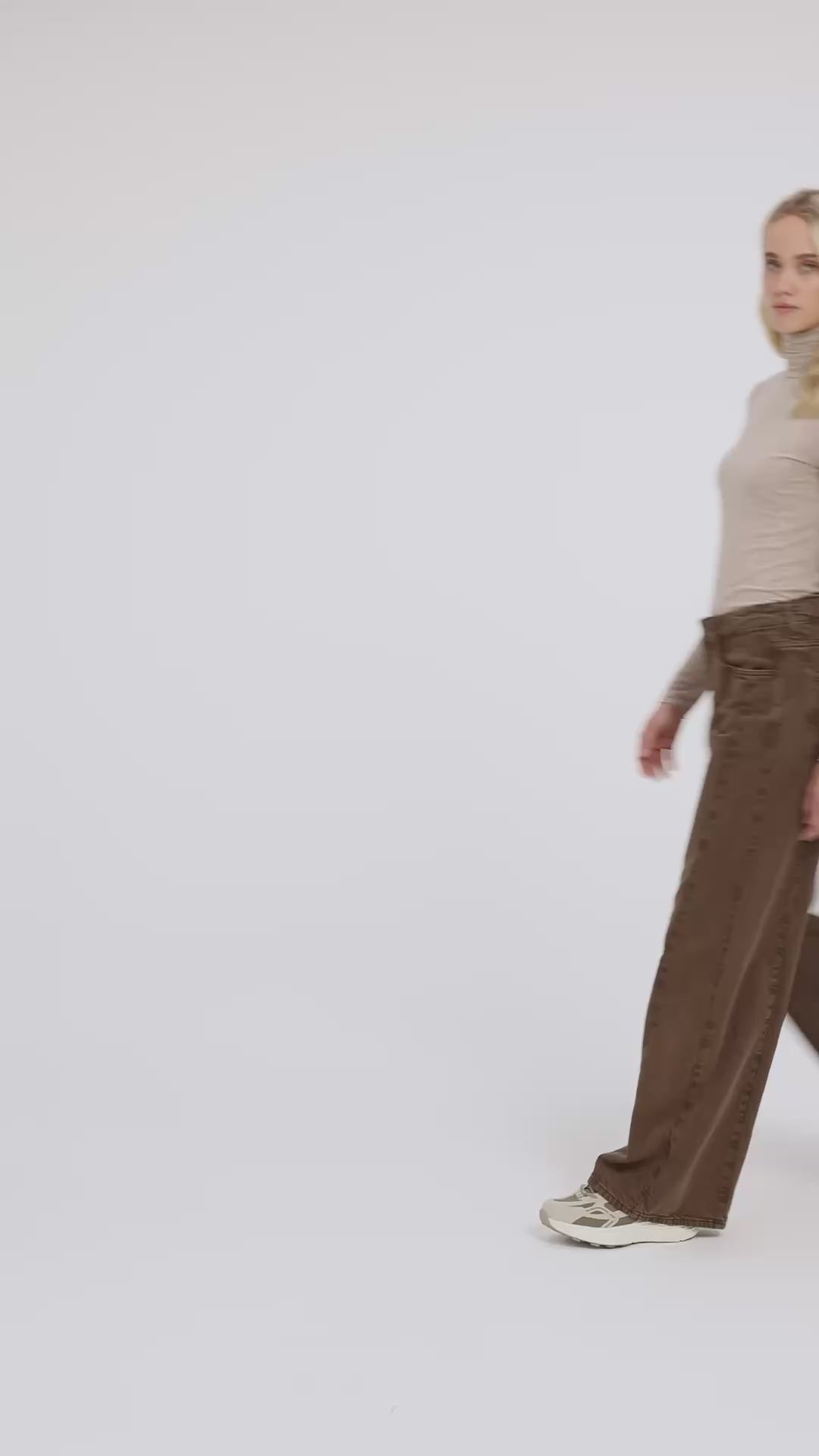 Denim with high waist and wide legs - L32 - Cocoa Brown