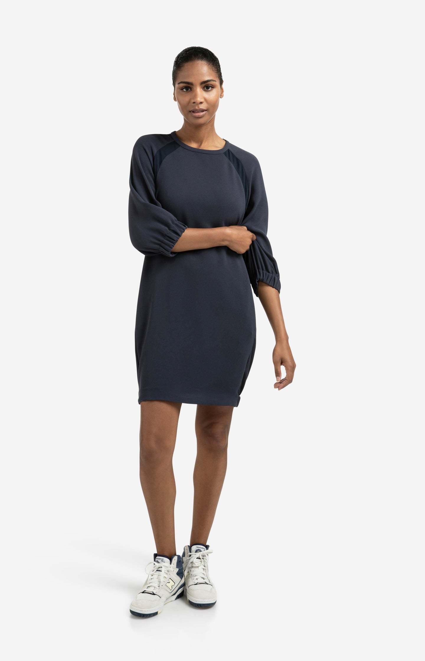 Raglan dress with round neck and tonal inserts