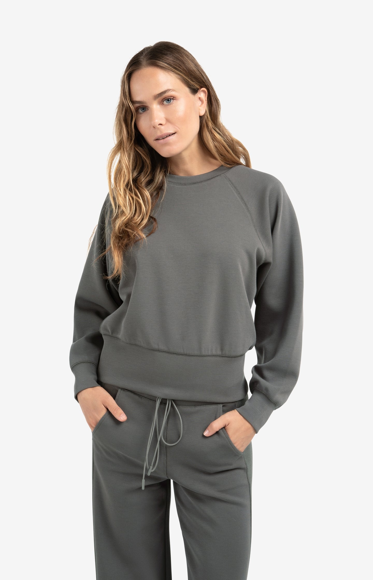Raglan sweatshirt with fine rib texture and crew neck - Type: lookbook