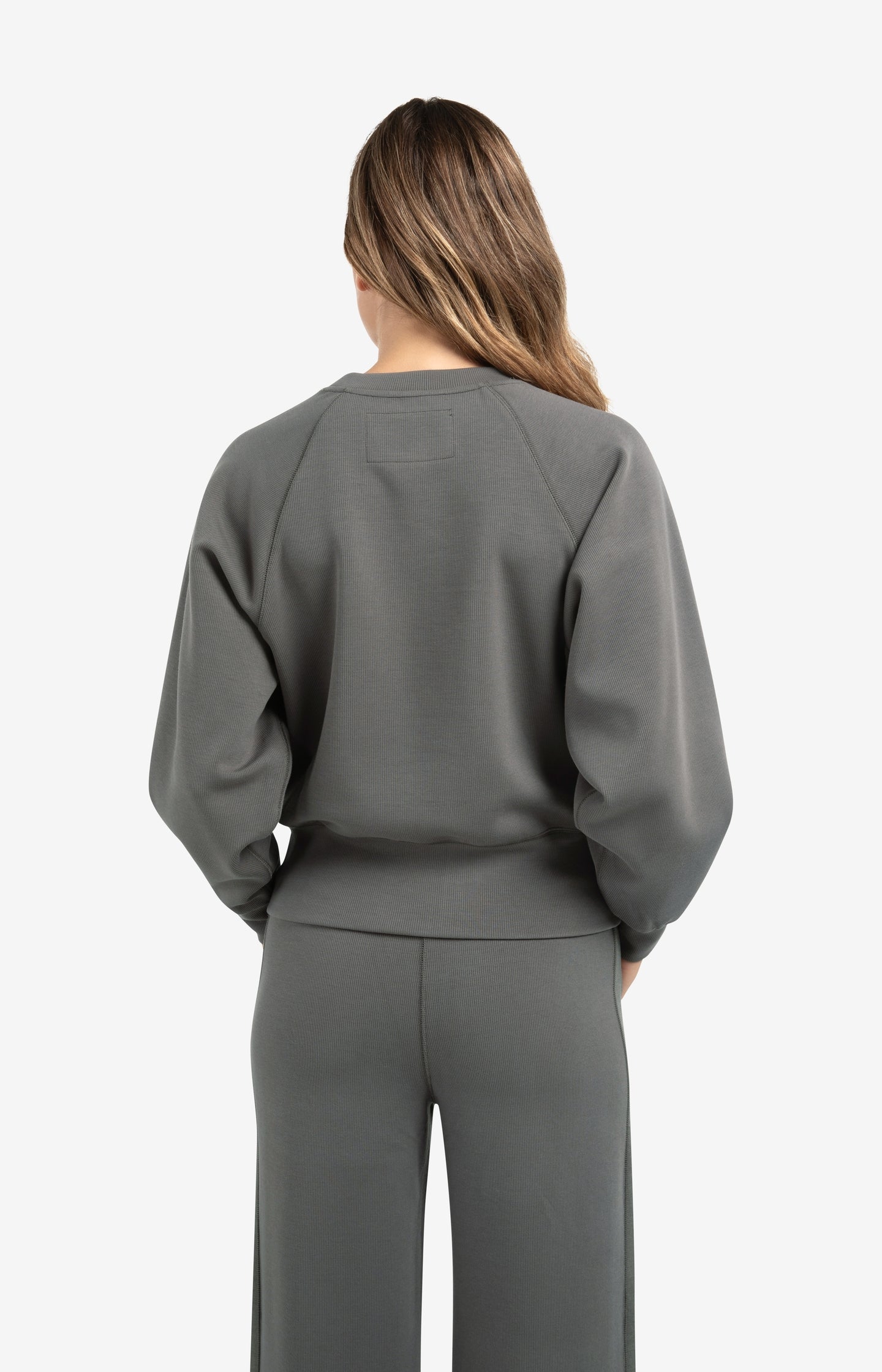 Raglan sweatshirt with fine rib texture and crew neck