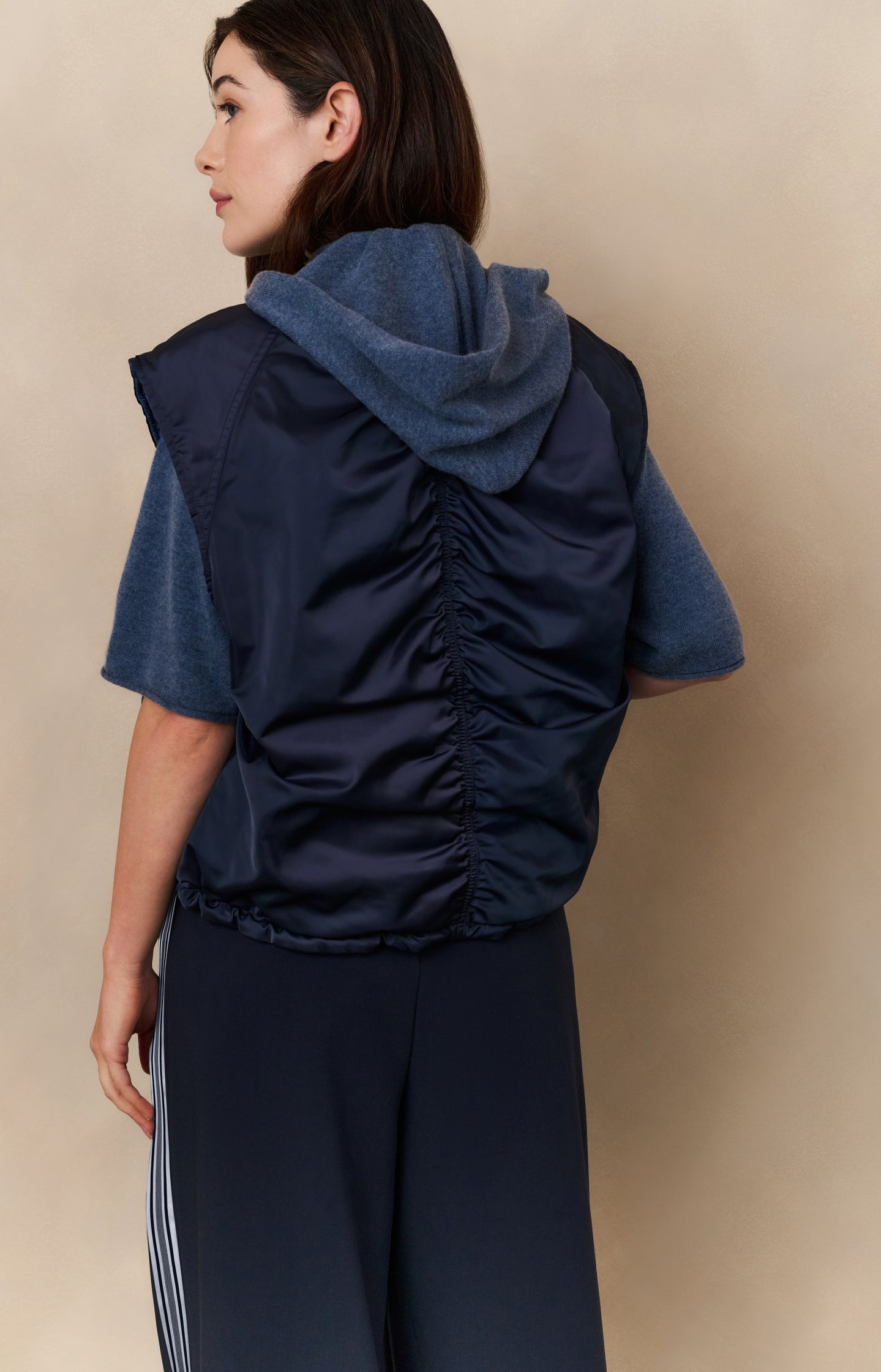 Reversible padded bodywarmer with zip closure