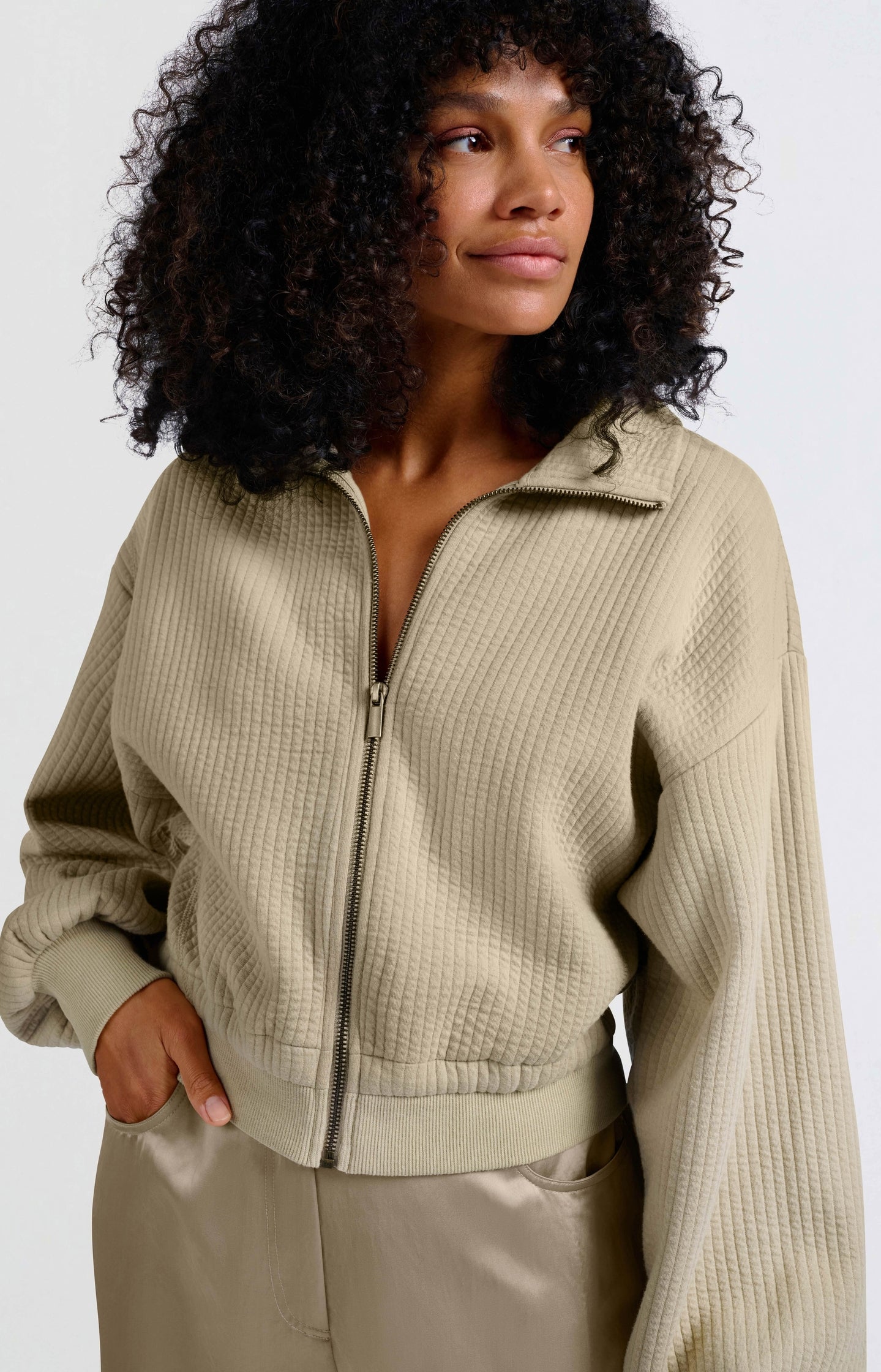 Ribbed jersey cardigan with zipper closure and cords