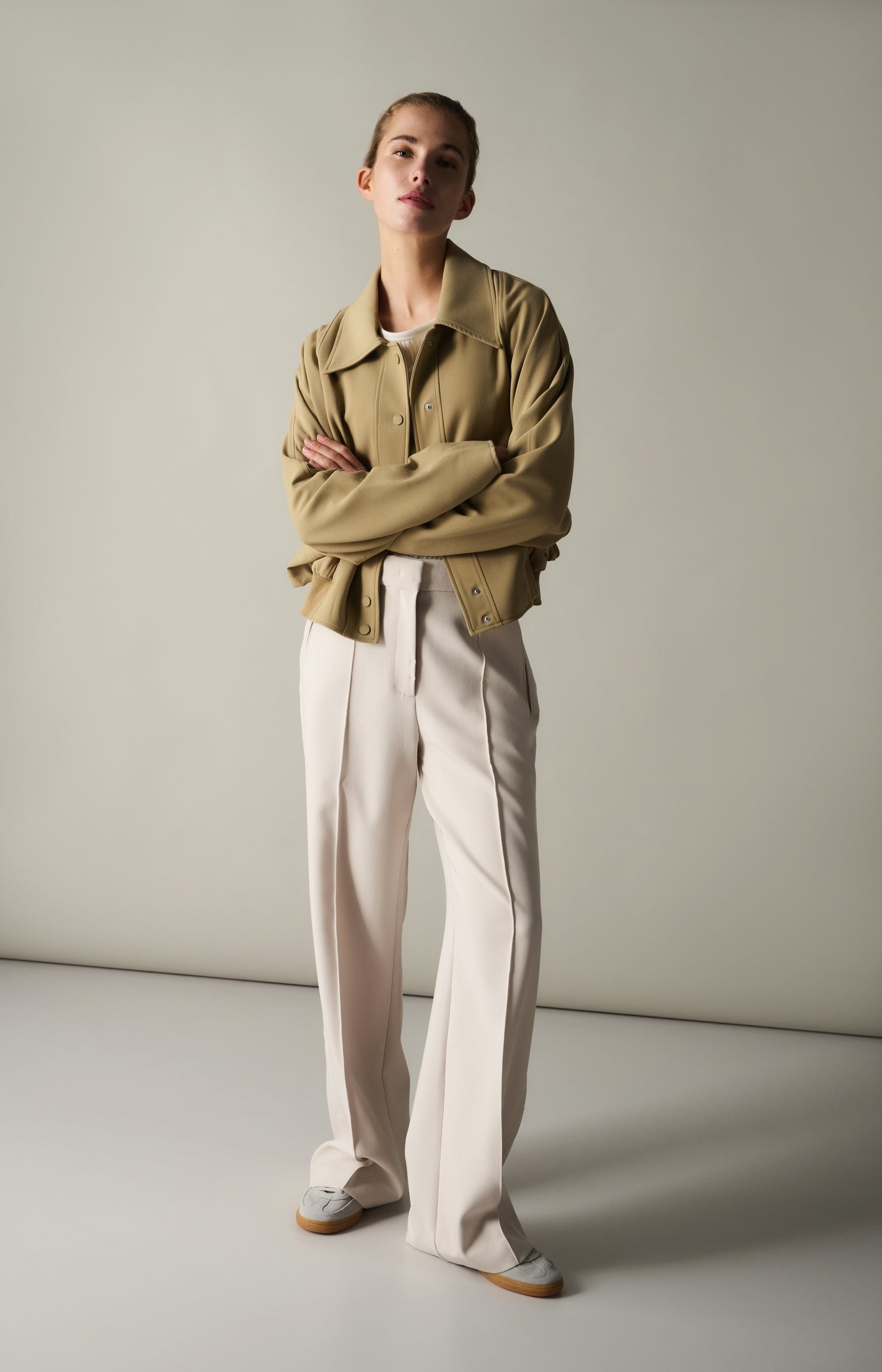 Ribbed long sleeve shirt with round neckline