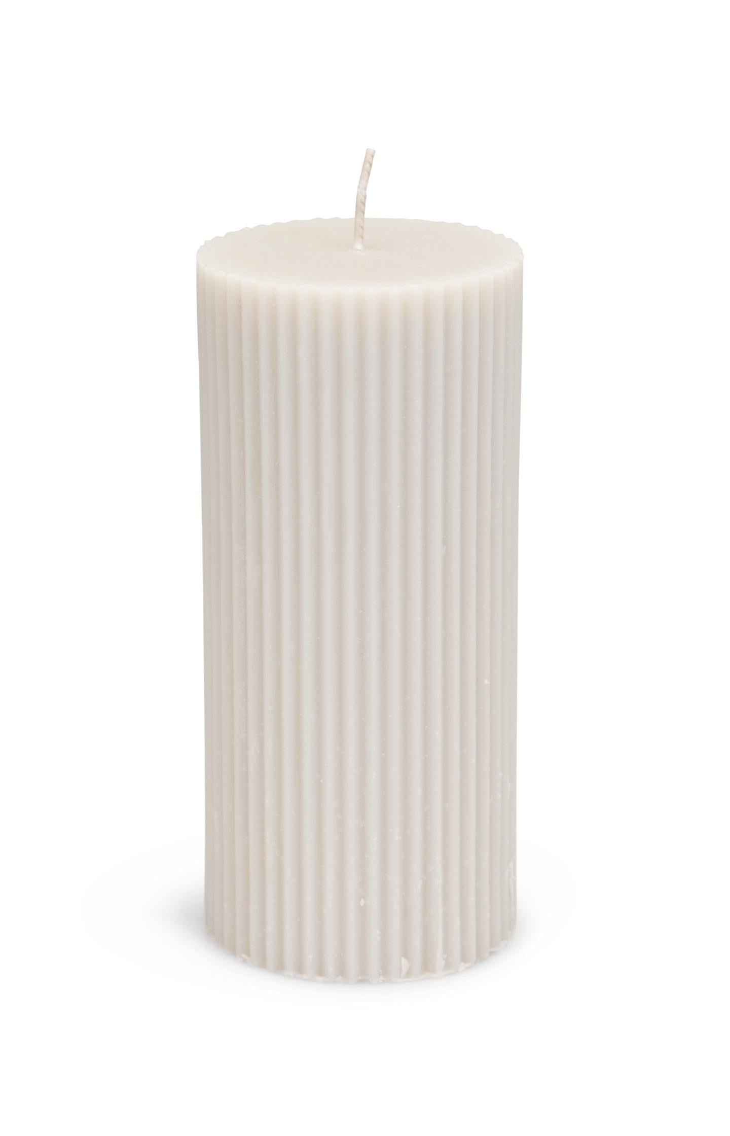 Ribbed pillar candle - large - Type: product