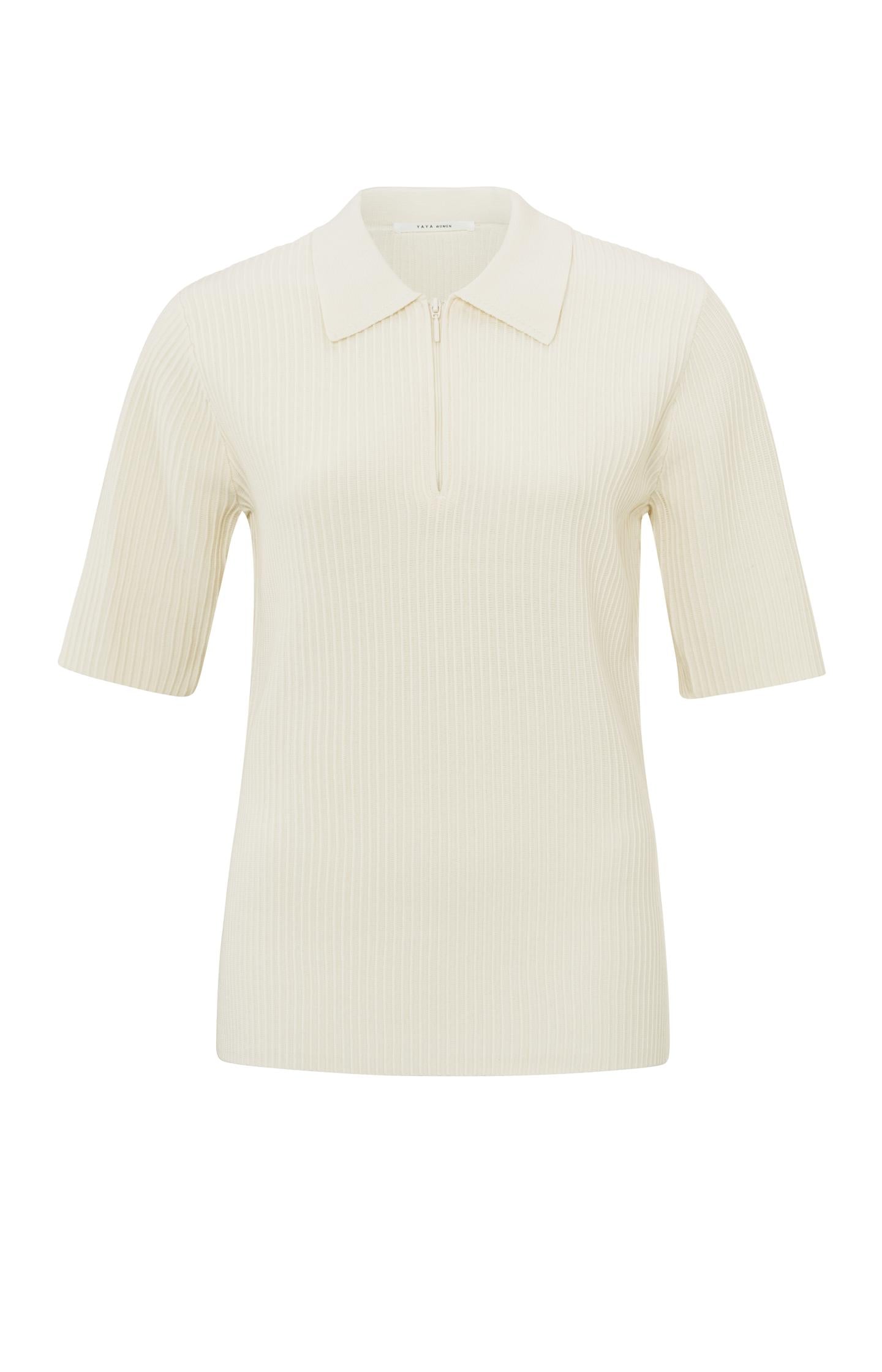 Ribbed polo with a collar, half long sleeves and a zip - Type: product