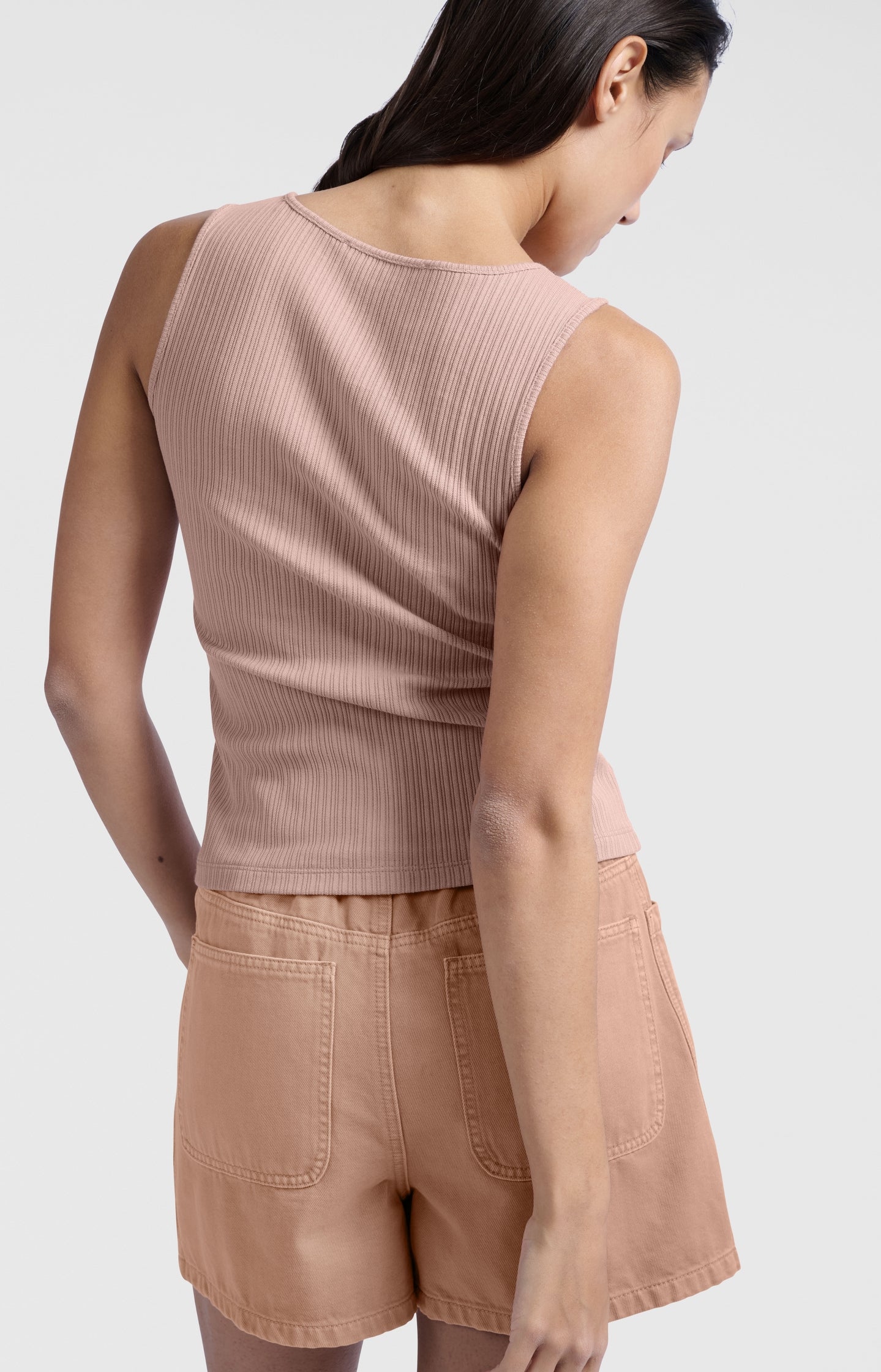 Ribbed singlet with button closure