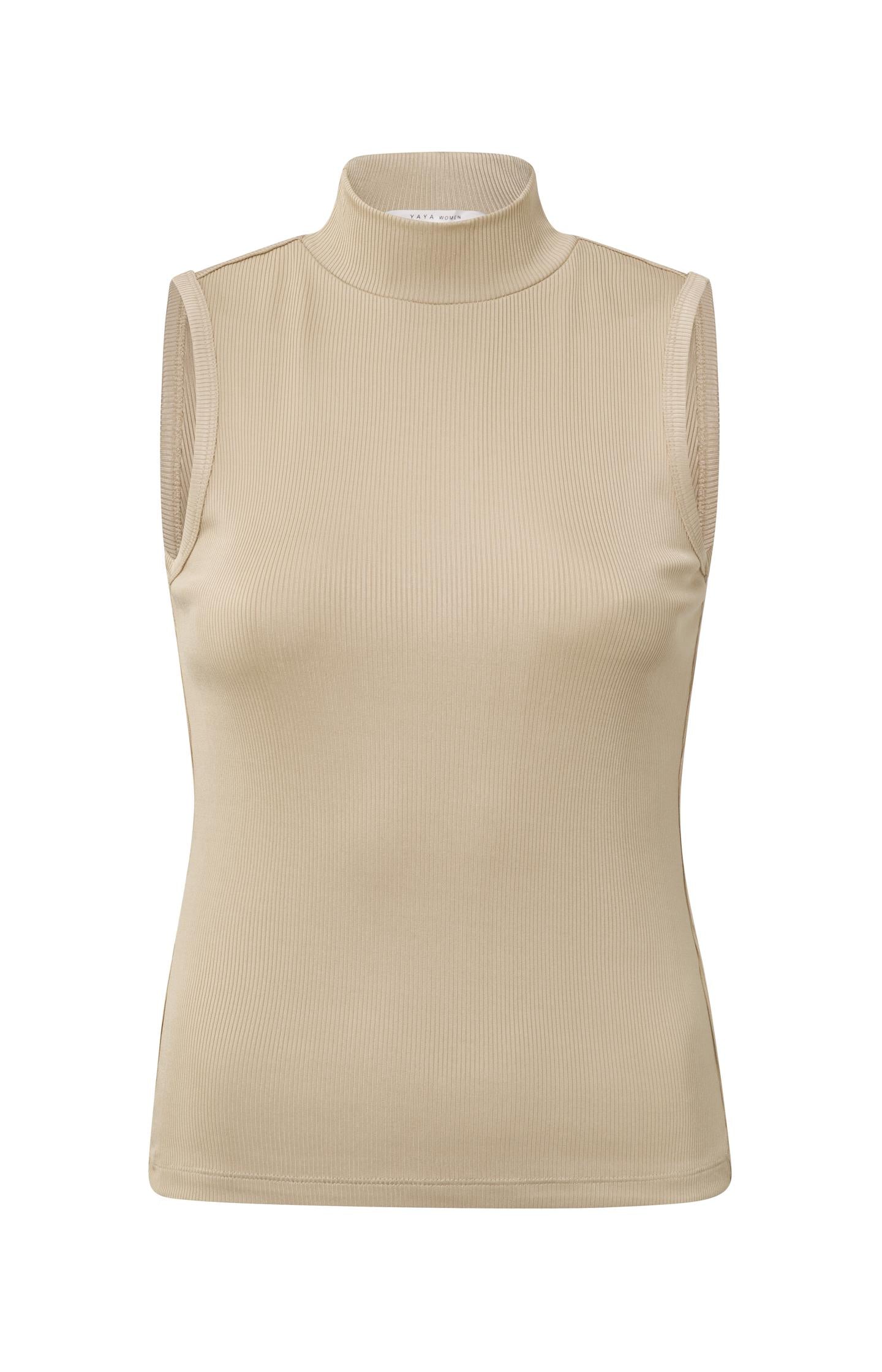 Ribbed singlet with high neck in slim fit - Type: product