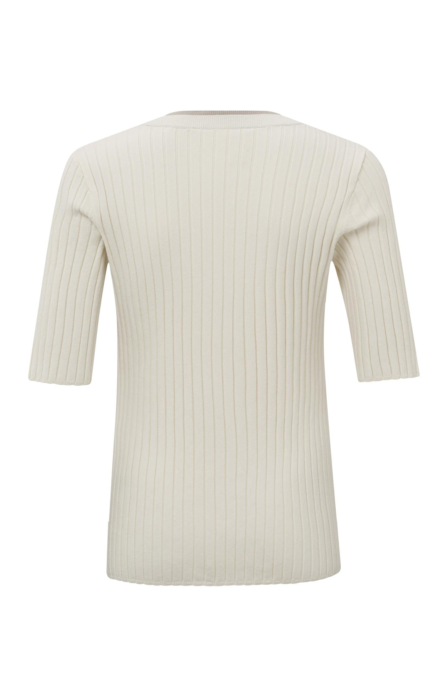 Ribbed sweater with round neck and half sleeves in slim fit