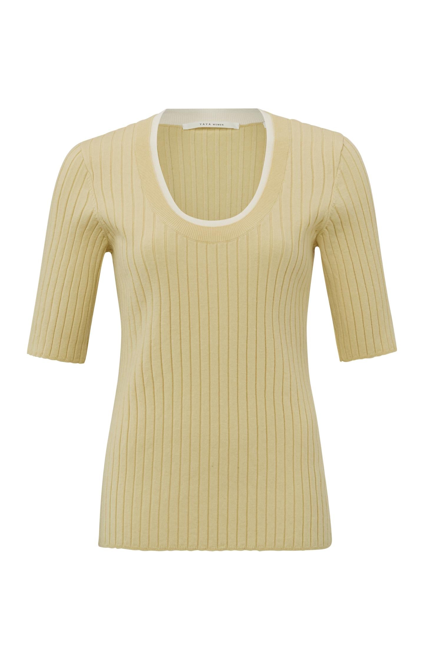 Ribbed sweater with round neck and half sleeves in slim fit - Type: product