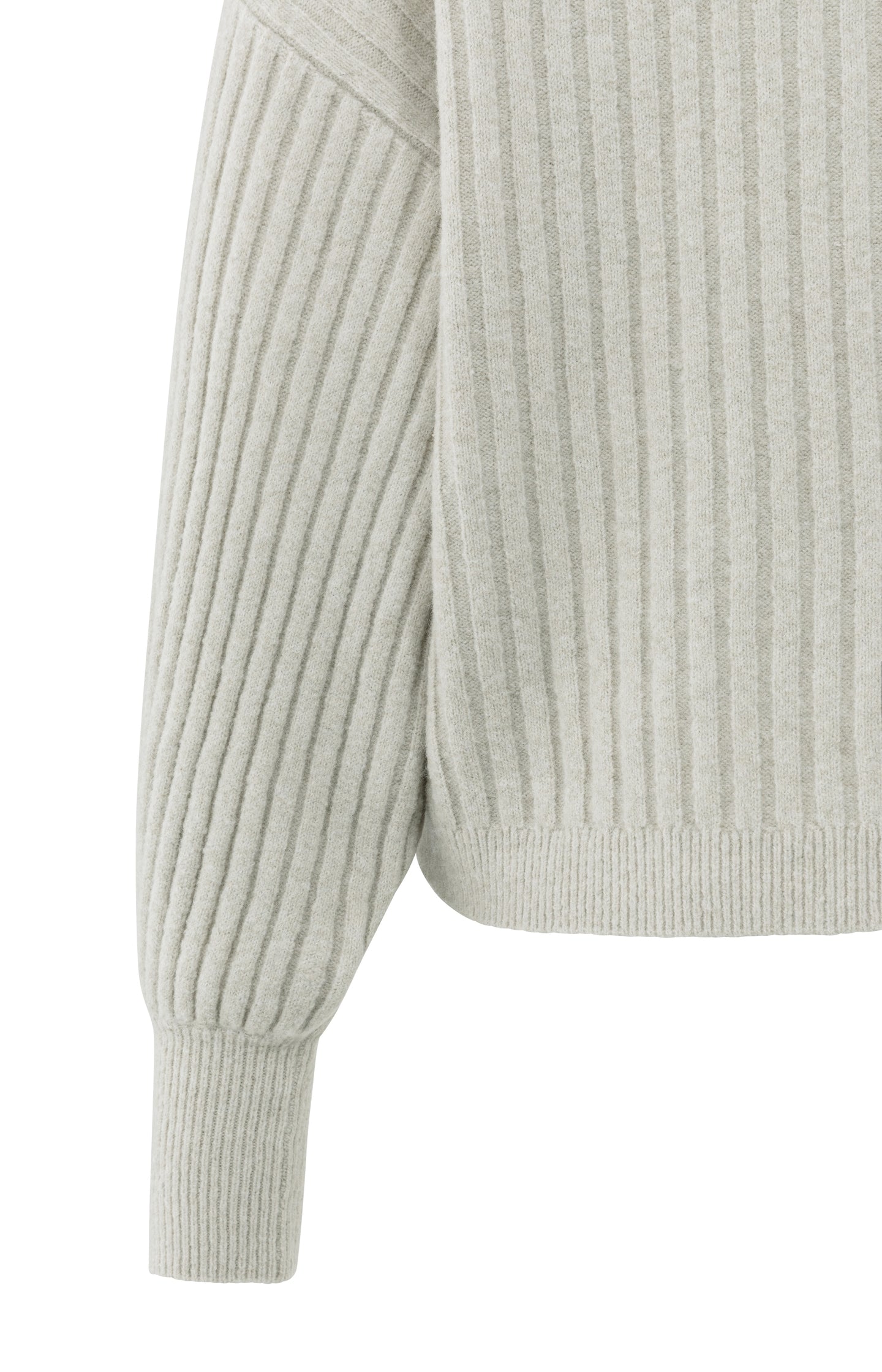 Ribbed sweater with round neck and long sleeves