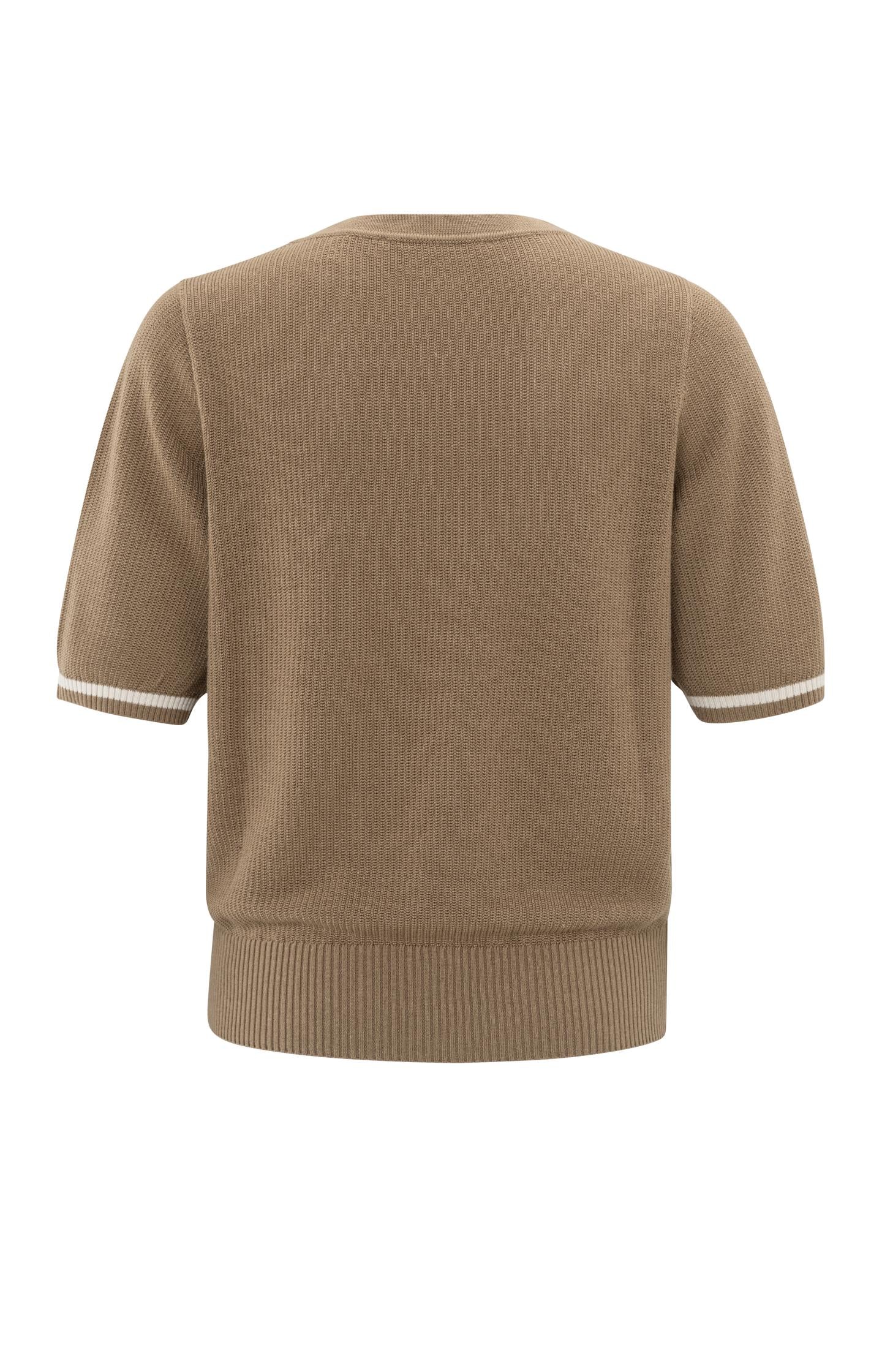 Ribbed sweater with round neck and short sleeves