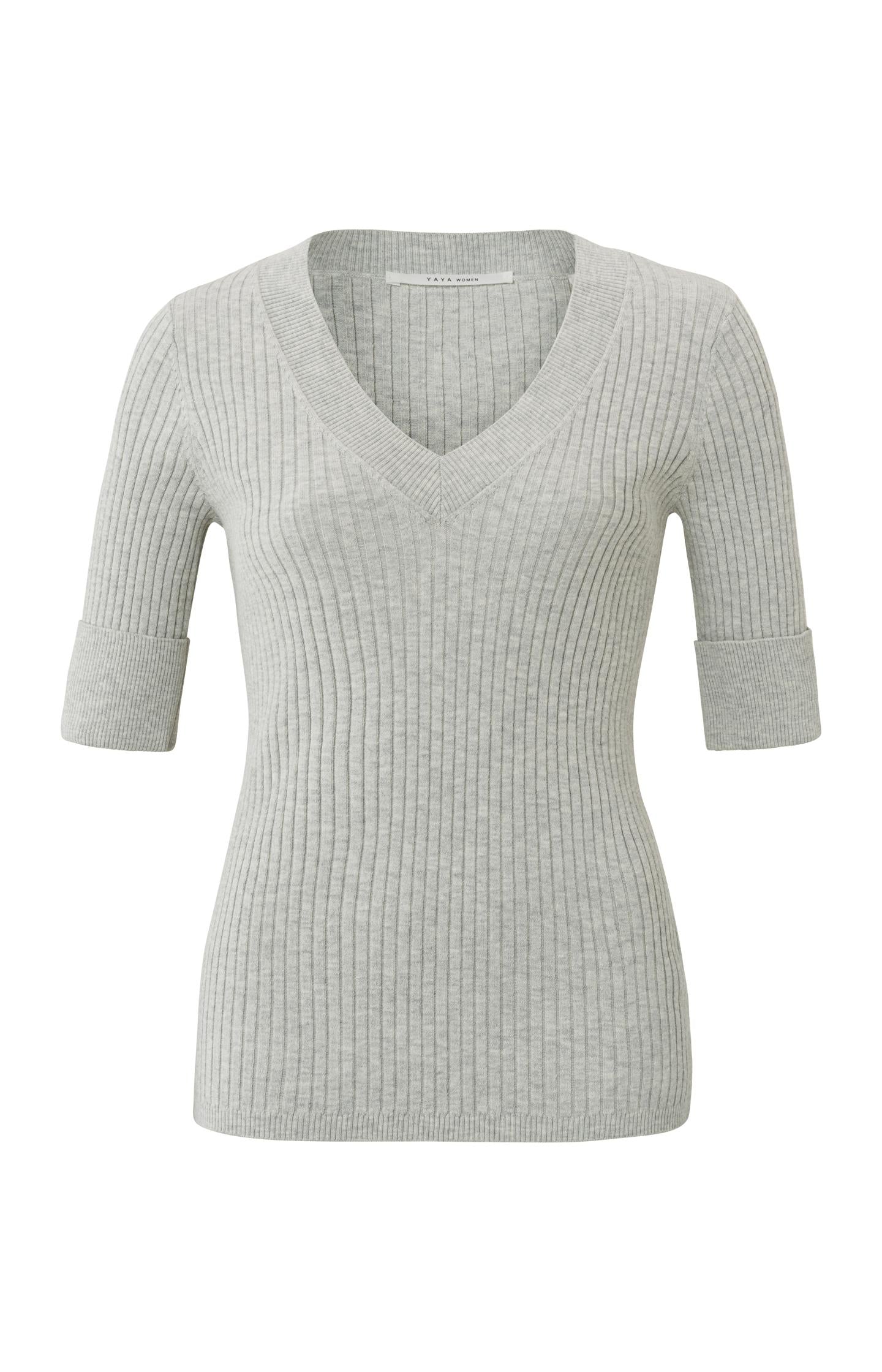 Ribbed sweater with V-neck, half long sleeves in slim fit - Type: product