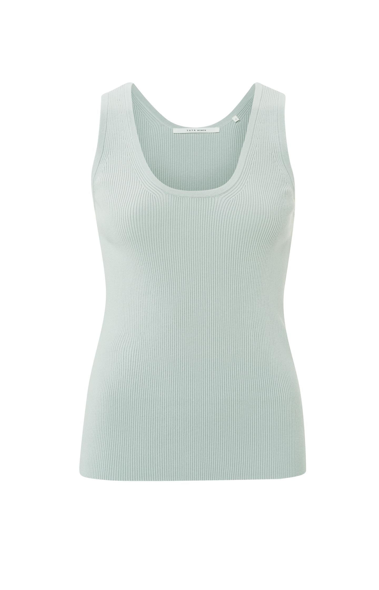 Ribbed tank top with round neckline in regular fit - Type: product