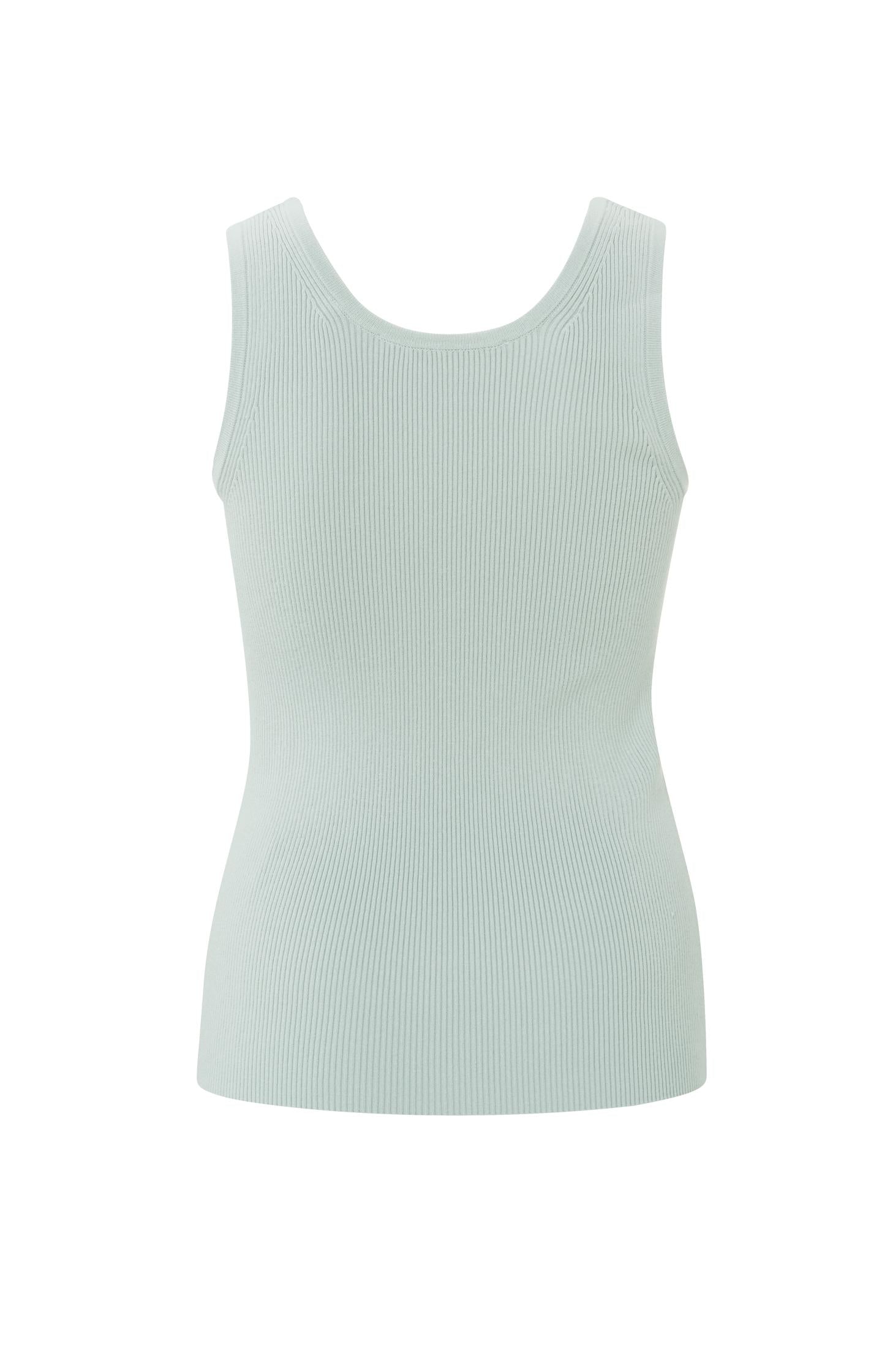 Ribbed tank top with round neckline in regular fit